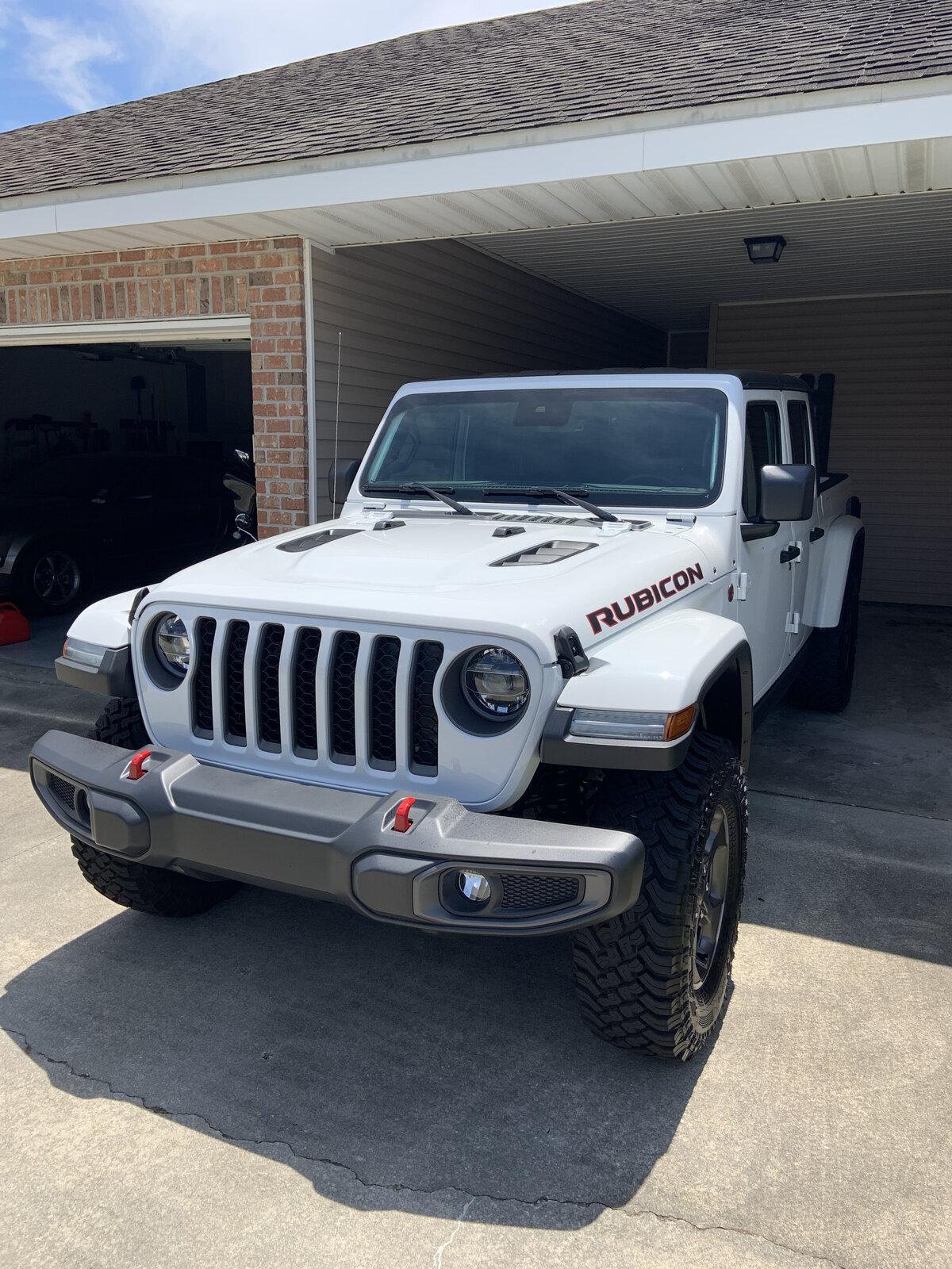 Jeep Gladiator LoD Stubby and Warn Evo 12S IMG_5122