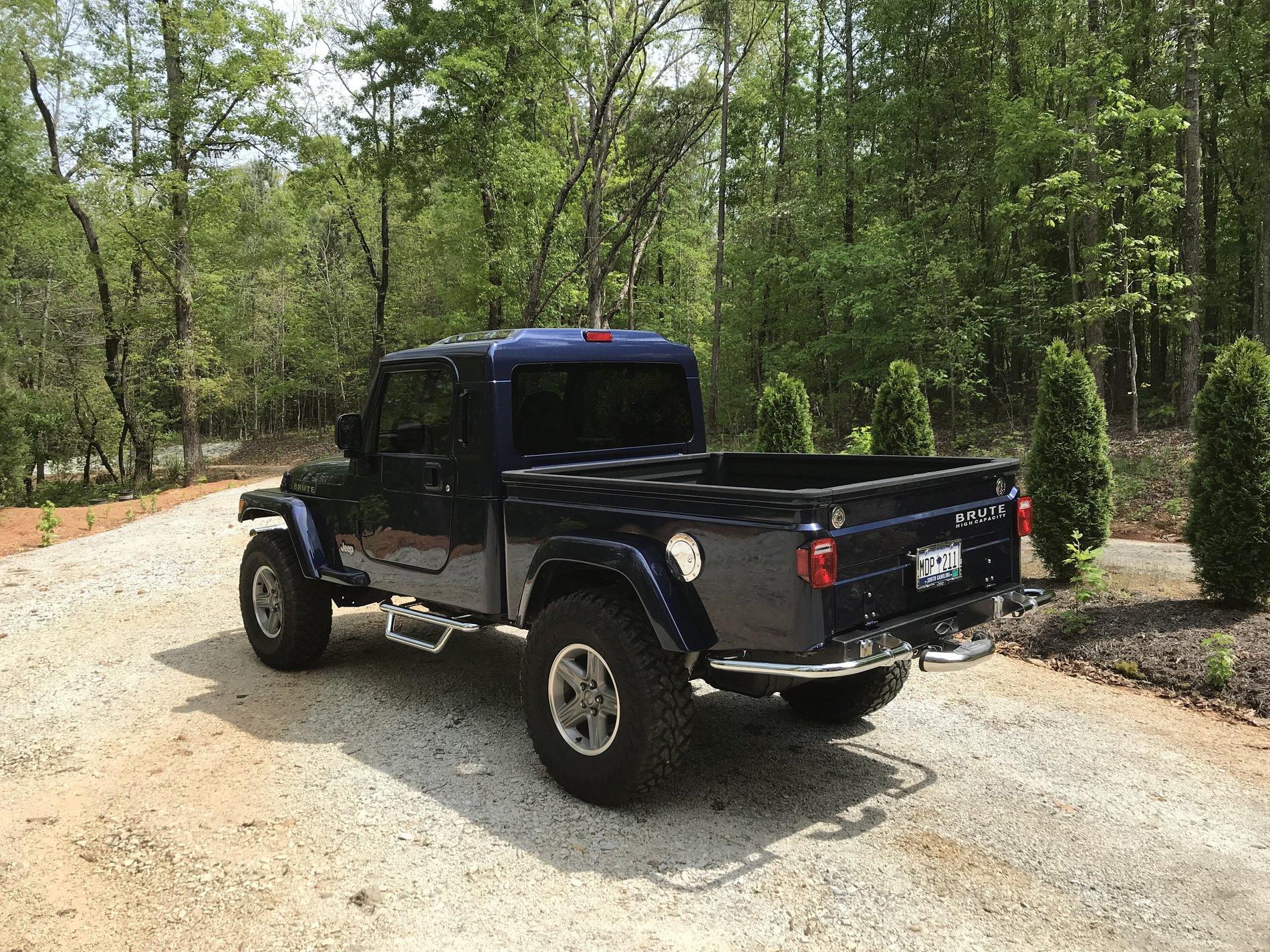 Jeep Gladiator The Brute CE114D60-B279-41BC-84F0-6B150A20AB0C