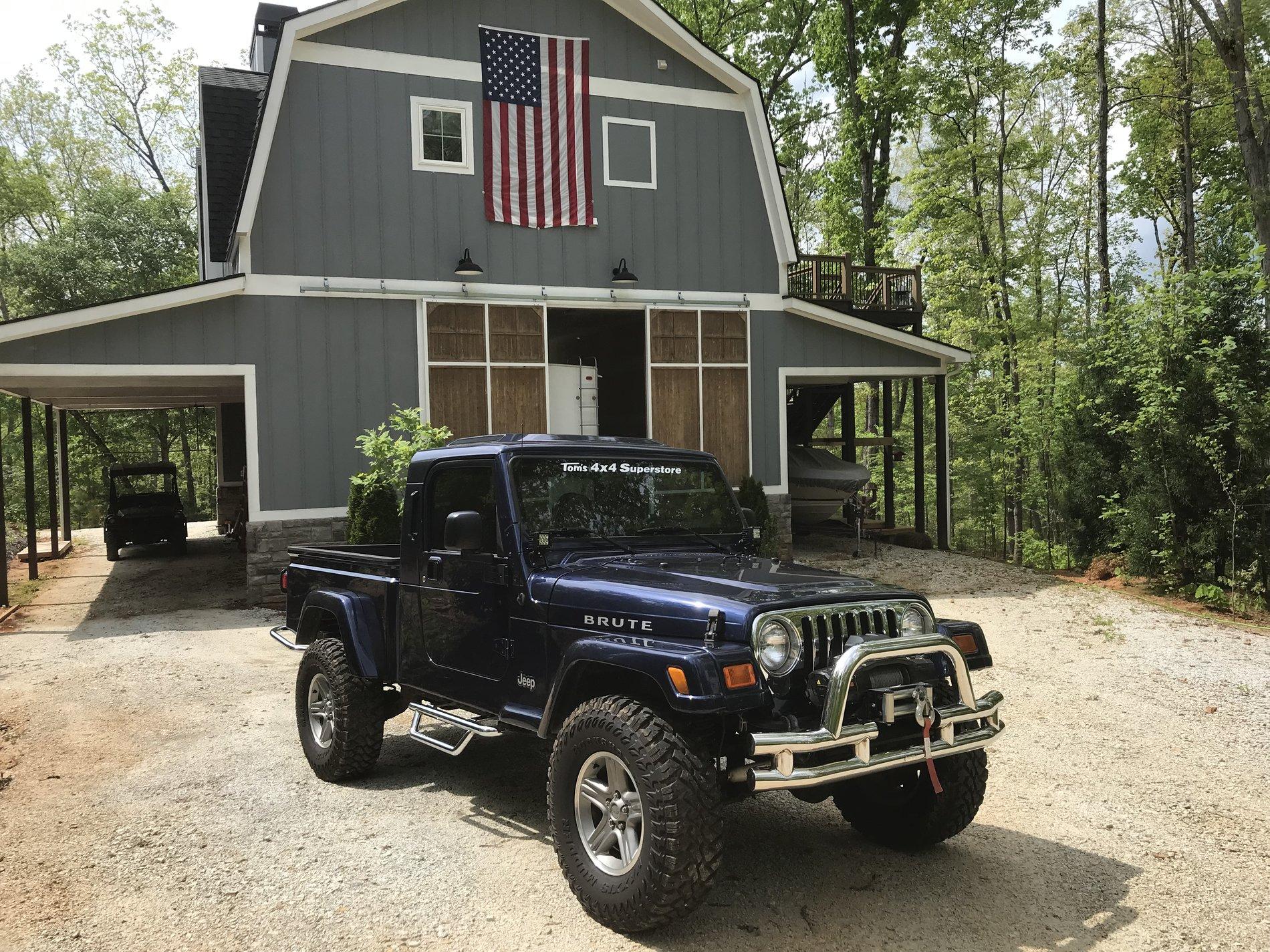 Jeep Gladiator The Brute D60070C0-23CE-4AEE-9918-F7CC66677B63