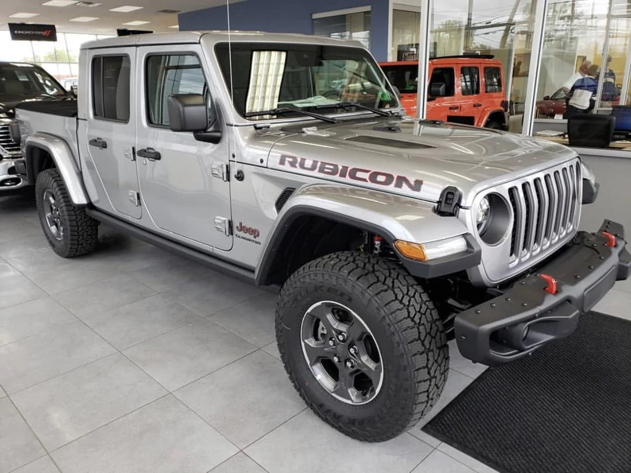 Jeep Gladiator Confirmed Gladiator test drive on dealer lot 4AA98FED-9D23-40DA-A5F9-7ADB20A43399