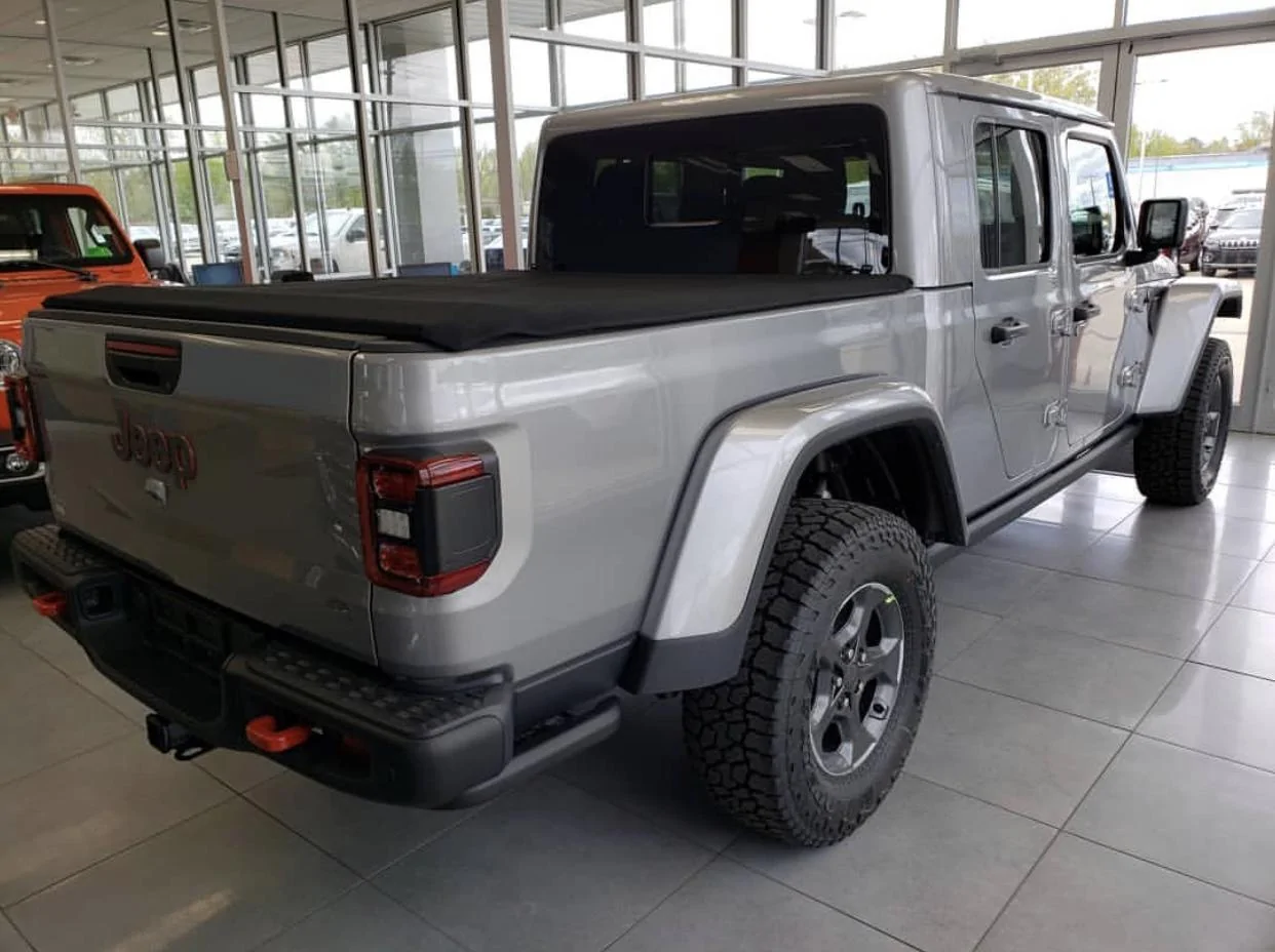 Jeep Gladiator Gladiators heading to dealers spotted on transport carrier? A1C47F28-4F33-4678-AC1B-DD9C43E3224C