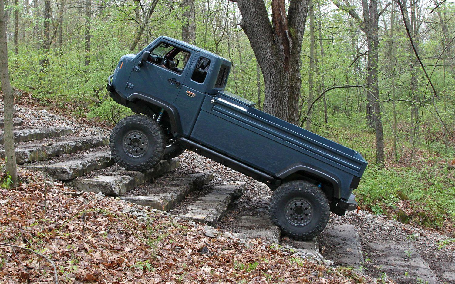 Jeep Gladiator 2019 NY Auto Show: Jeep Gladiators on Display 92907640-9008-4061-A315-CD928C3E70E0