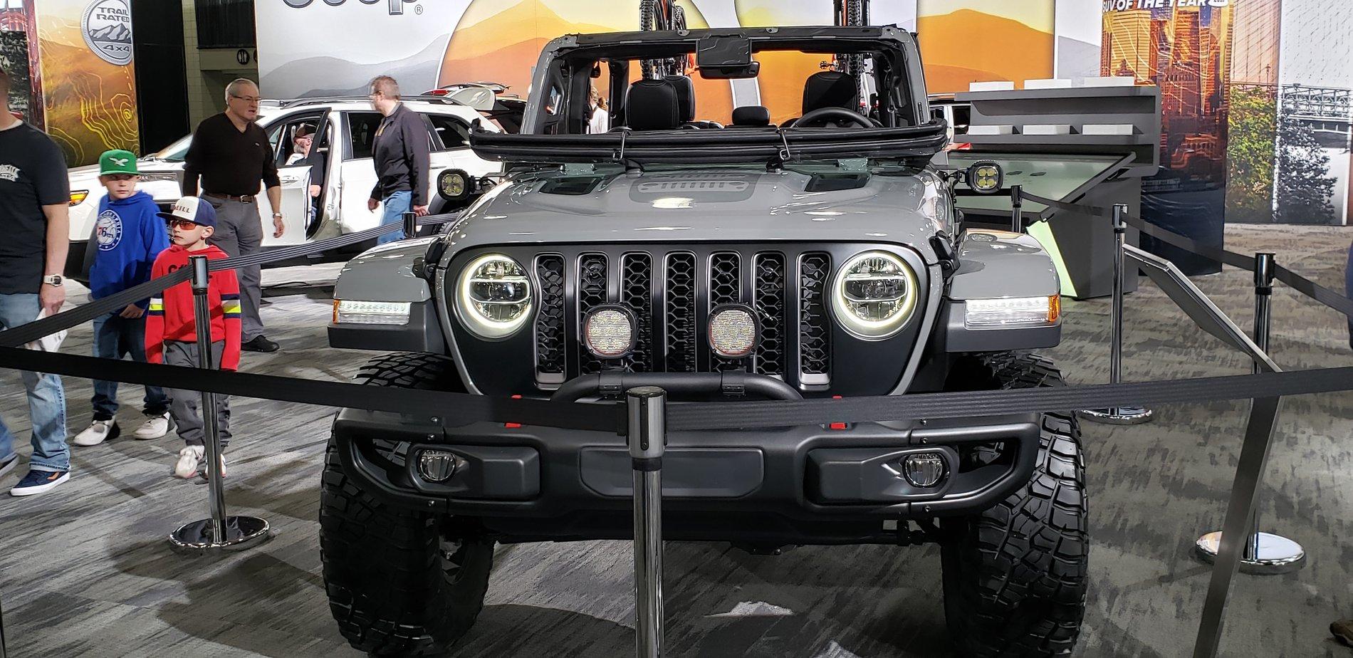 Jeep Gladiator Javits center car show pictures 20190419_103750