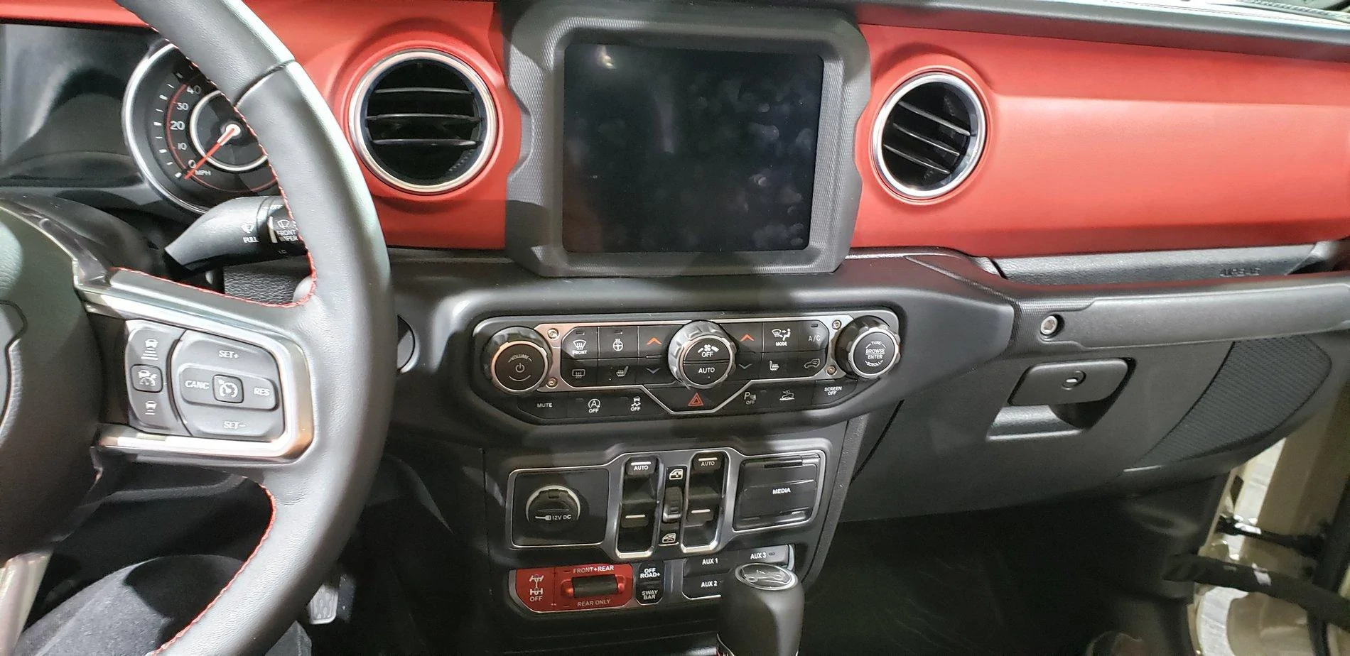 Jeep Gladiator Javits center car show pictures 20190419_102809