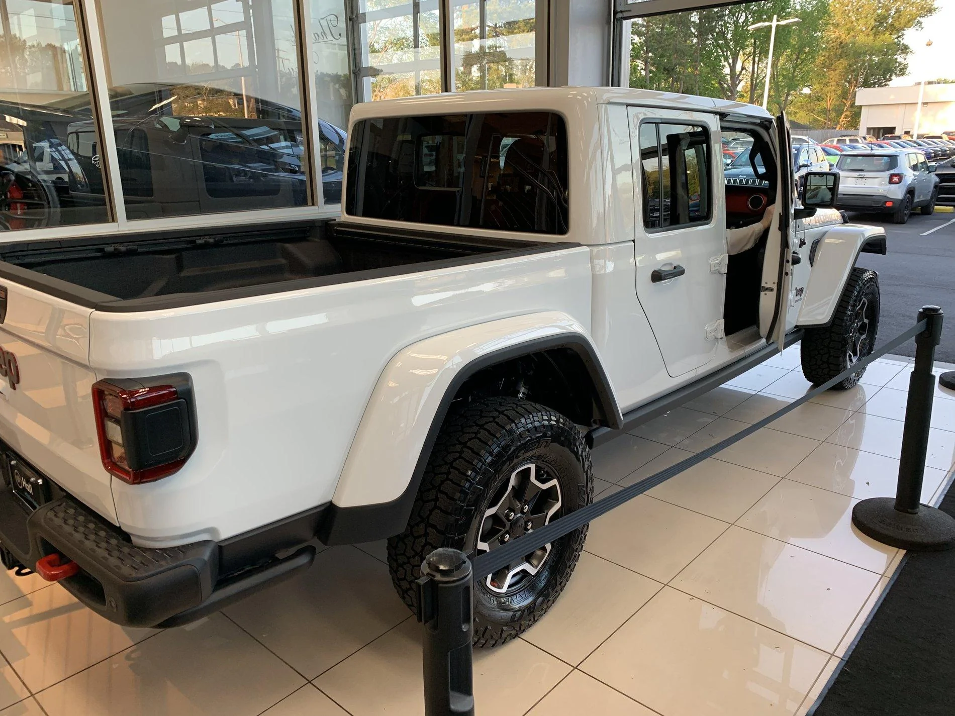 Jeep Gladiator -- 2020+ Gladiator Picture Game -- 63819224-AD0E-4057-BD1D-E316CB659CDA