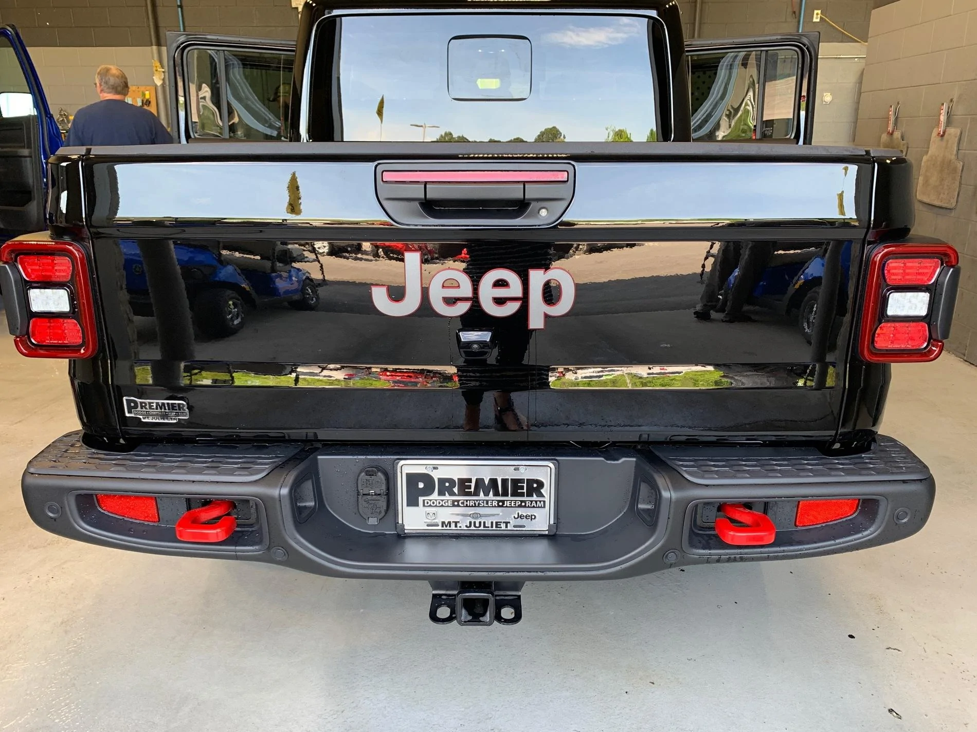 Jeep Gladiator Gladiator on lot for sale B3BF0396-FA62-47E4-AB45-9E4D3D7EC256
