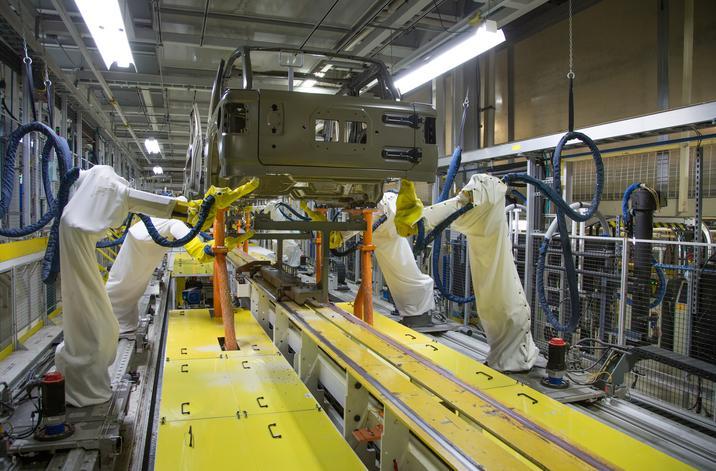 Jeep Gladiator Plant Workers: How does coloring happen? FCA_TNAP_2018_5786po79a39r0uuegvsbc37tghh352__mid