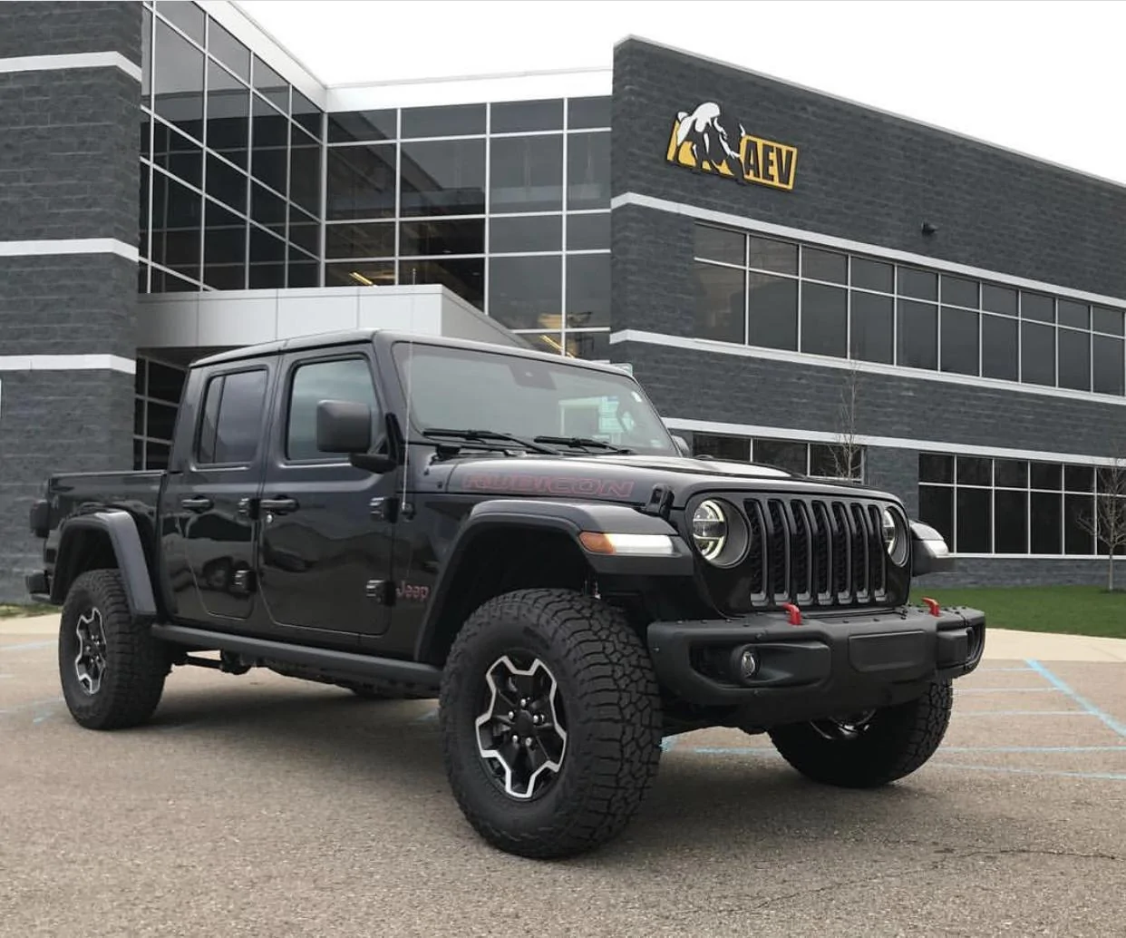 Jeep Gladiator BLACK Gladiator JT Club F879F17B-3F34-4D2F-8499-F2021BCE4E2C