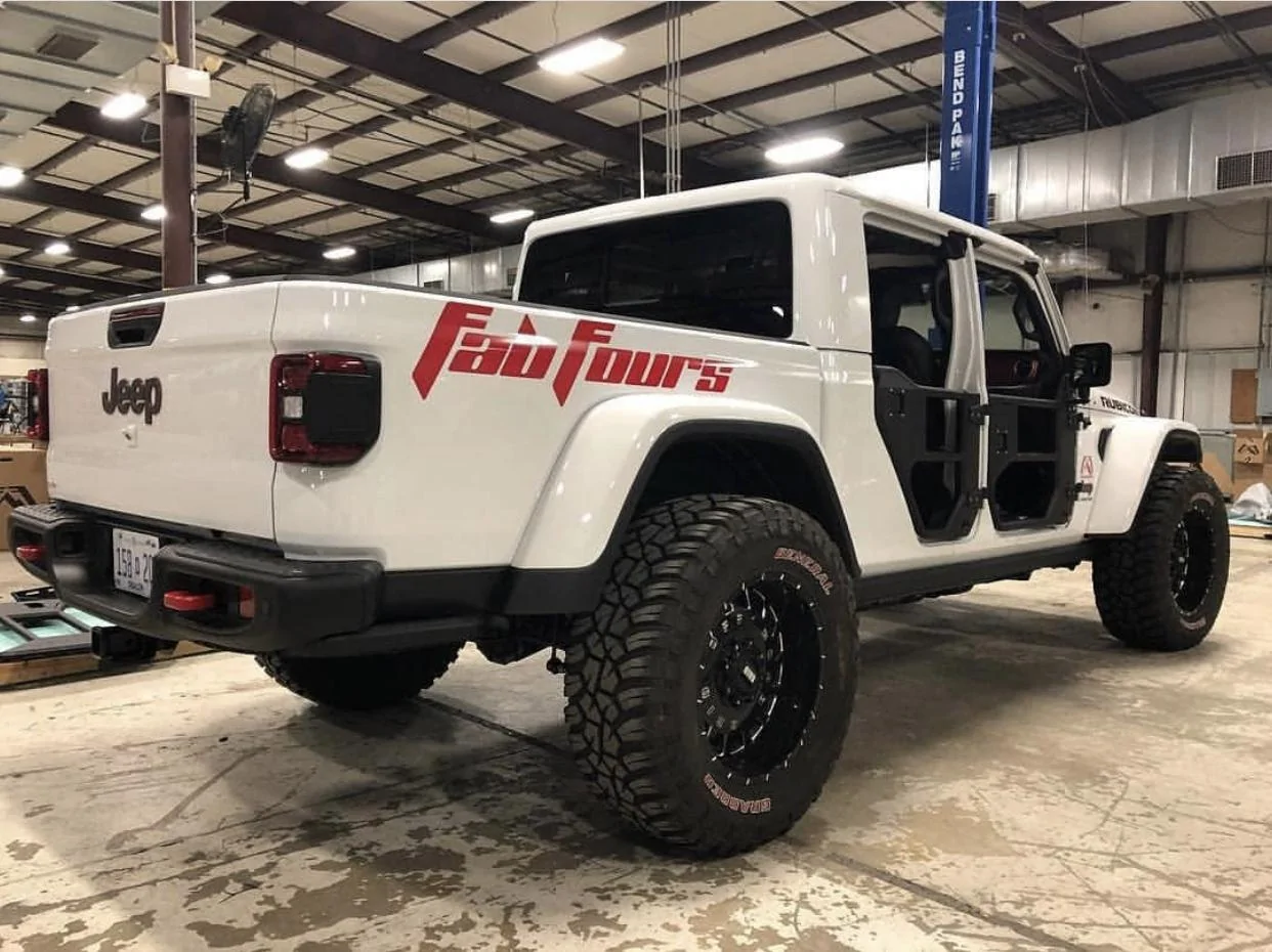 Jeep Gladiator BRIGHT WHITE Gladiator JT Club A4677A23-F4E1-4B2A-B770-2D37A3A4D7EF