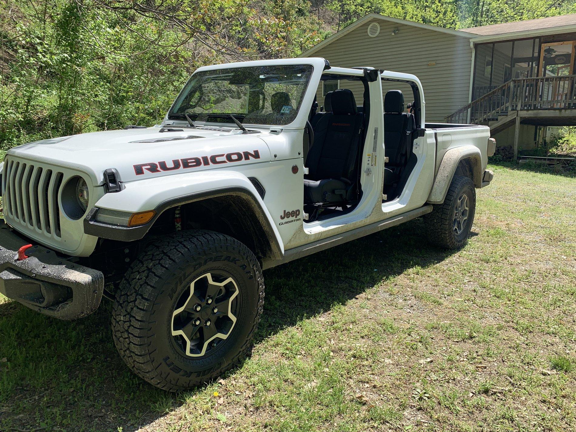 Jeep Gladiator My white Gladiator Rubicon delivered! 1EDE6145-5B49-454C-8FBB-BBCBB979BBFD