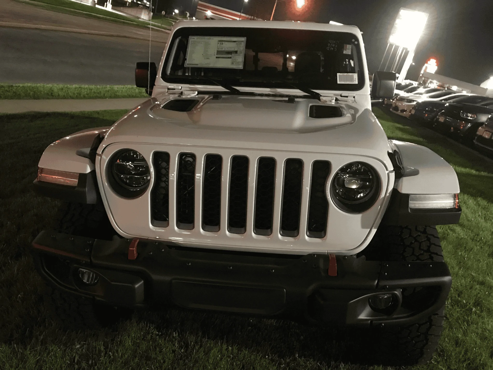 Jeep Gladiator BRIGHT WHITE Gladiator JT Club CAFA322A-9F0B-44F2-8FA5-381BB1B203AE