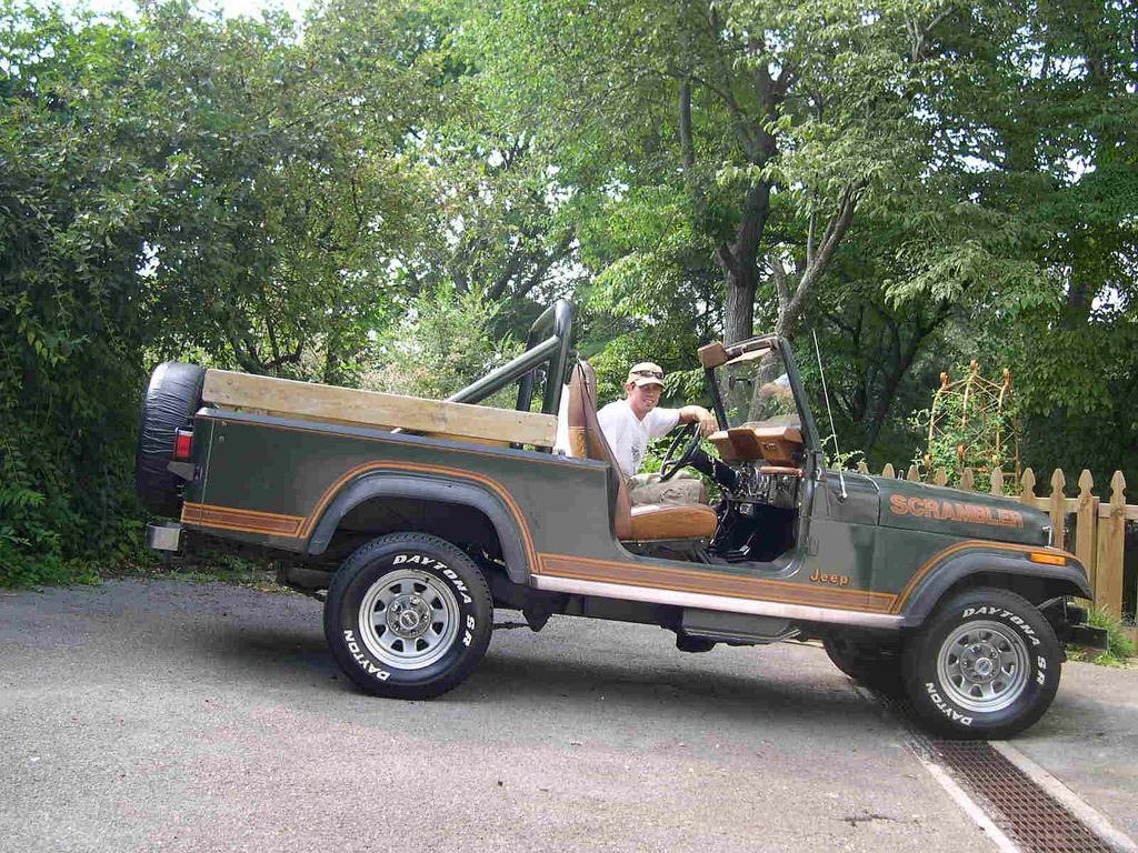 Jeep Gladiator 'Retro' Graphics Option? jeep-scrambler-1982-8