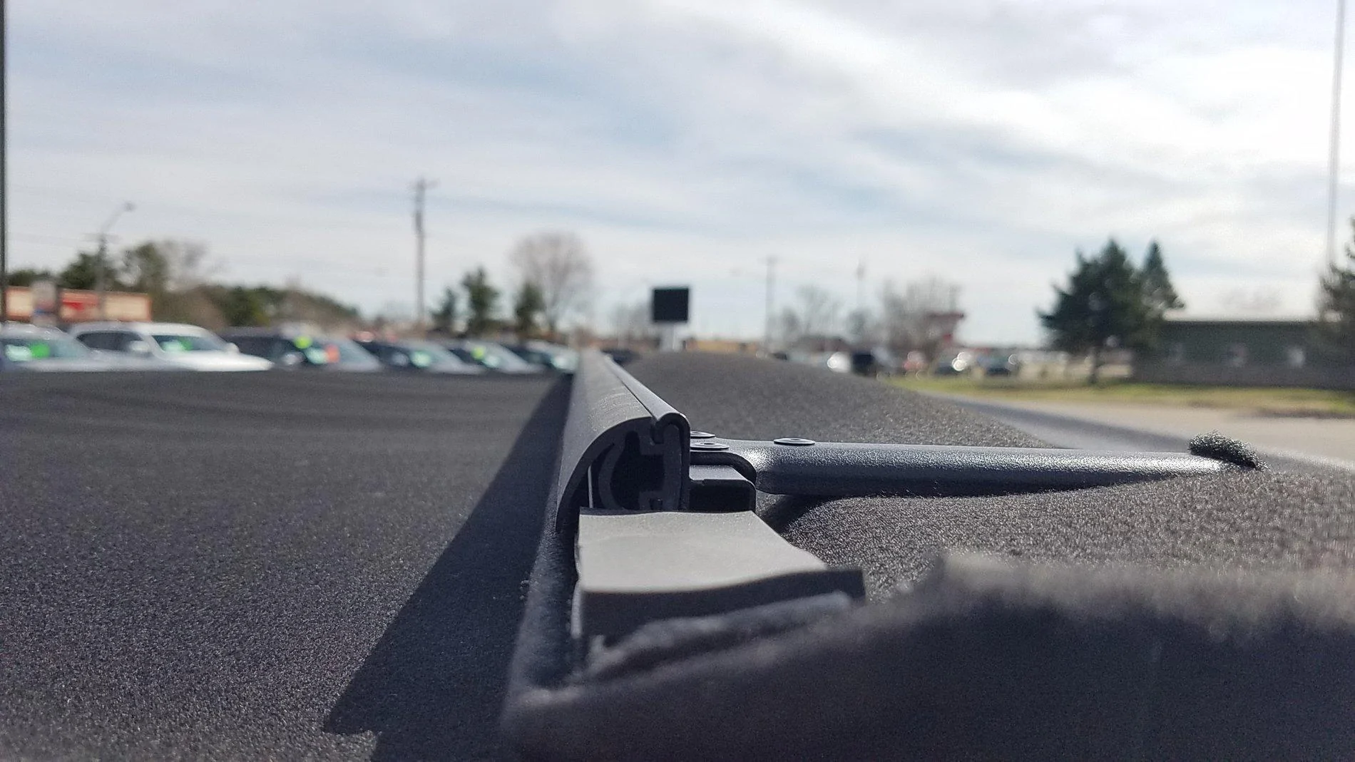 Jeep Gladiator Mopar soft top Tonneau EASILY opened 20190428_100502