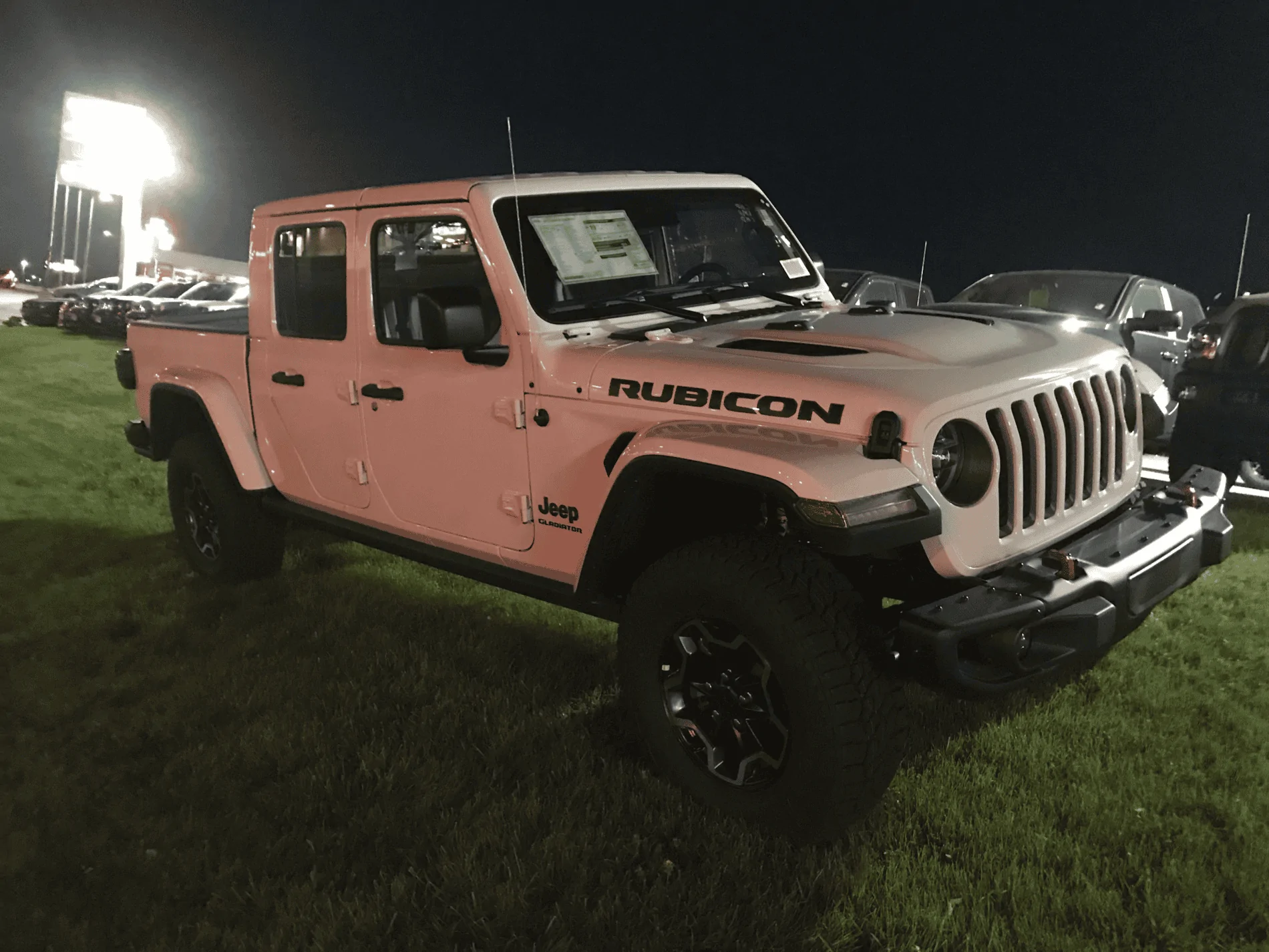 Jeep Gladiator BRIGHT WHITE Gladiator JT Club Gladiator2