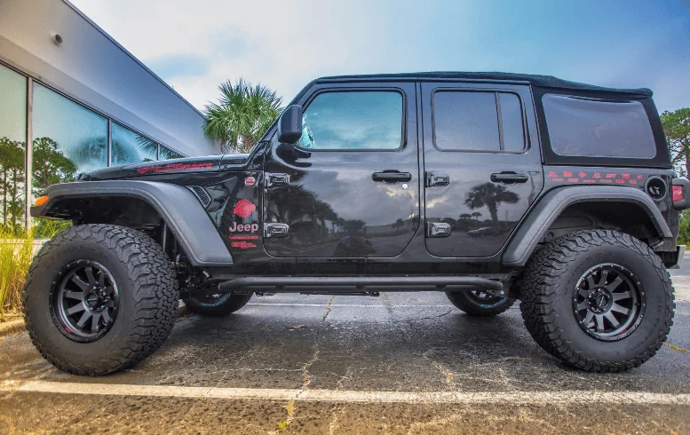Jeep Gladiator Anyone planning leaving dealer with 35’s upload_2019-4-30_19-28-27