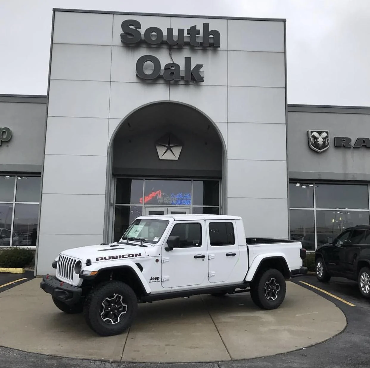 Jeep Gladiator BRIGHT WHITE Gladiator JT Club 3F2175A2-D59C-4B7D-82B8-E142EAF8D54B