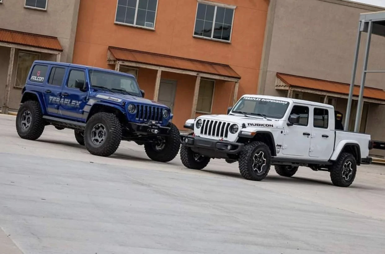 Jeep Gladiator BRIGHT WHITE Gladiator JT Club 043AF67F-F4CB-4C76-A061-0D8FE470C7E0