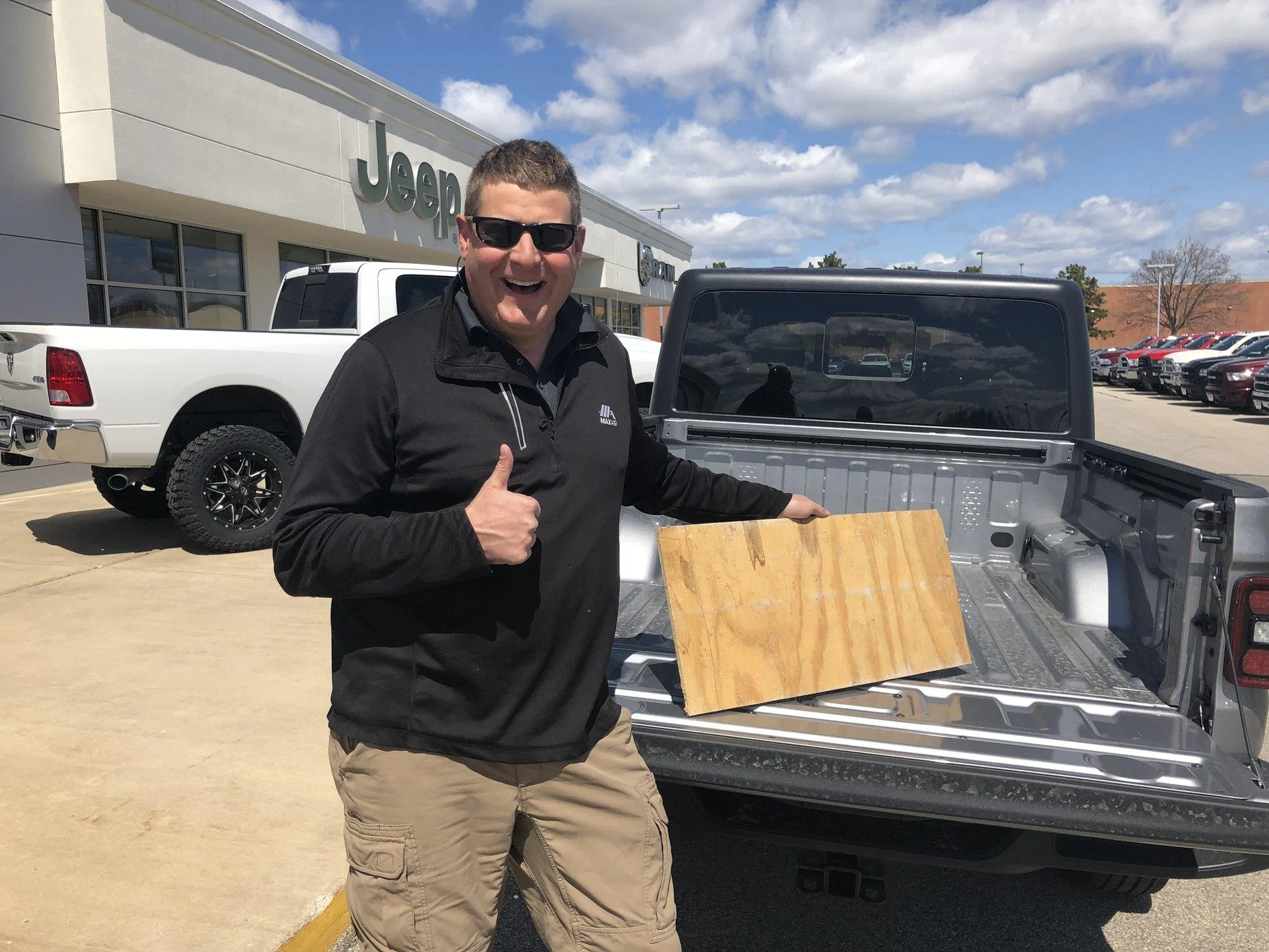 Jeep Gladiator Official "Battle of the Gladiators" Plywood photo contest! this was inevitable d650d7ff-a2b7-4ece-be38-8cee9f64819b-jpeg