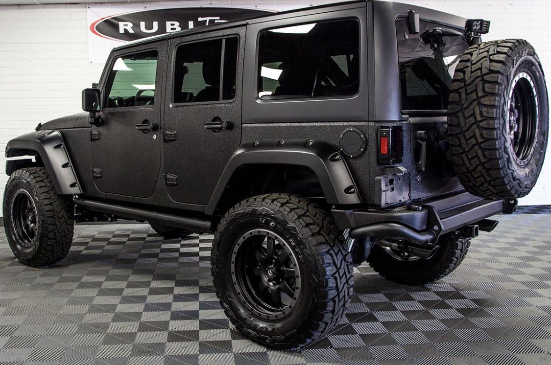 Jeep Gladiator Hard Top on Black Gladiator 06F6B7A4-EA85-4F1F-805B-BB8F1C3F064A