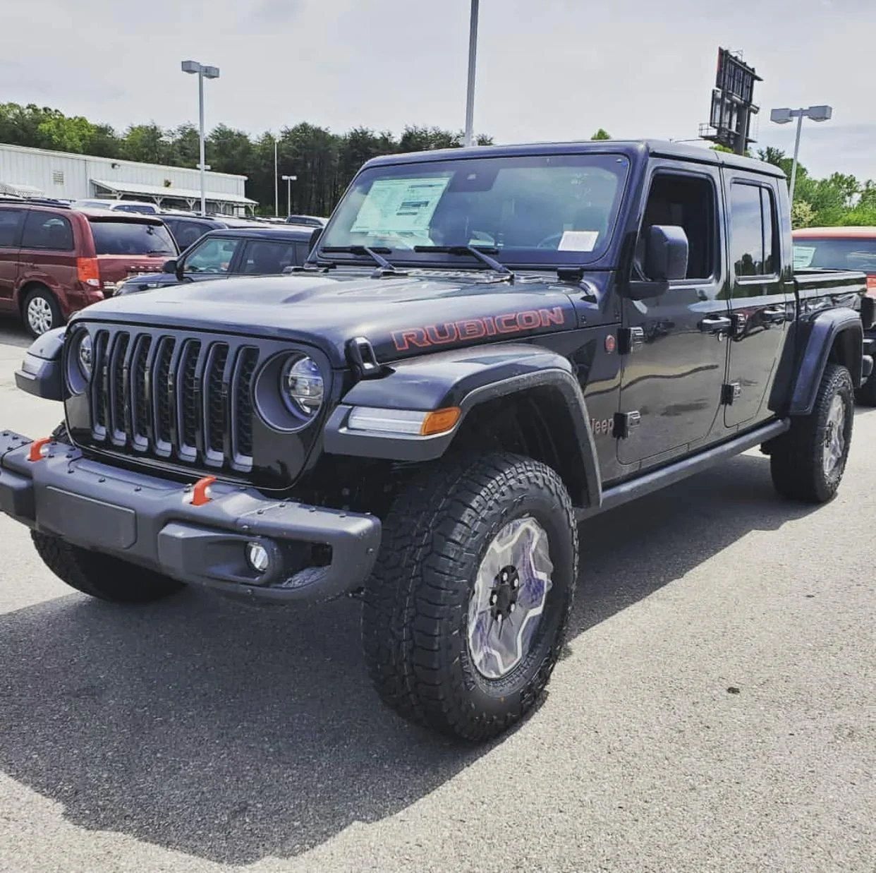 Jeep Gladiator BLACK Gladiator JT Club 6217F7EA-CFD2-472A-8880-6913A321660C