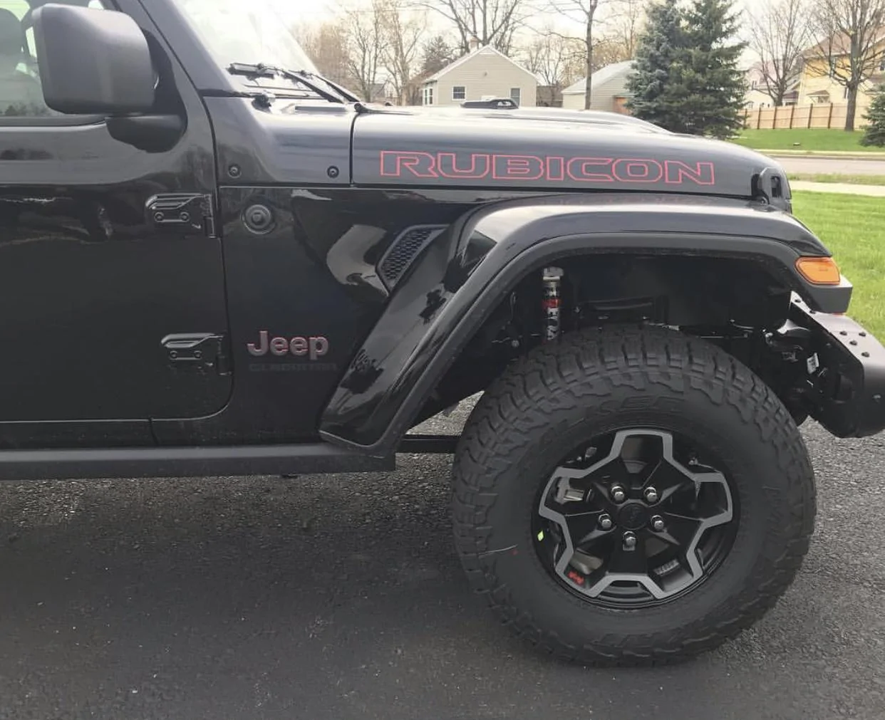 Jeep Gladiator BLACK Gladiator JT Club 61848F99-9E7B-41FA-BAD6-081351E6E1C0