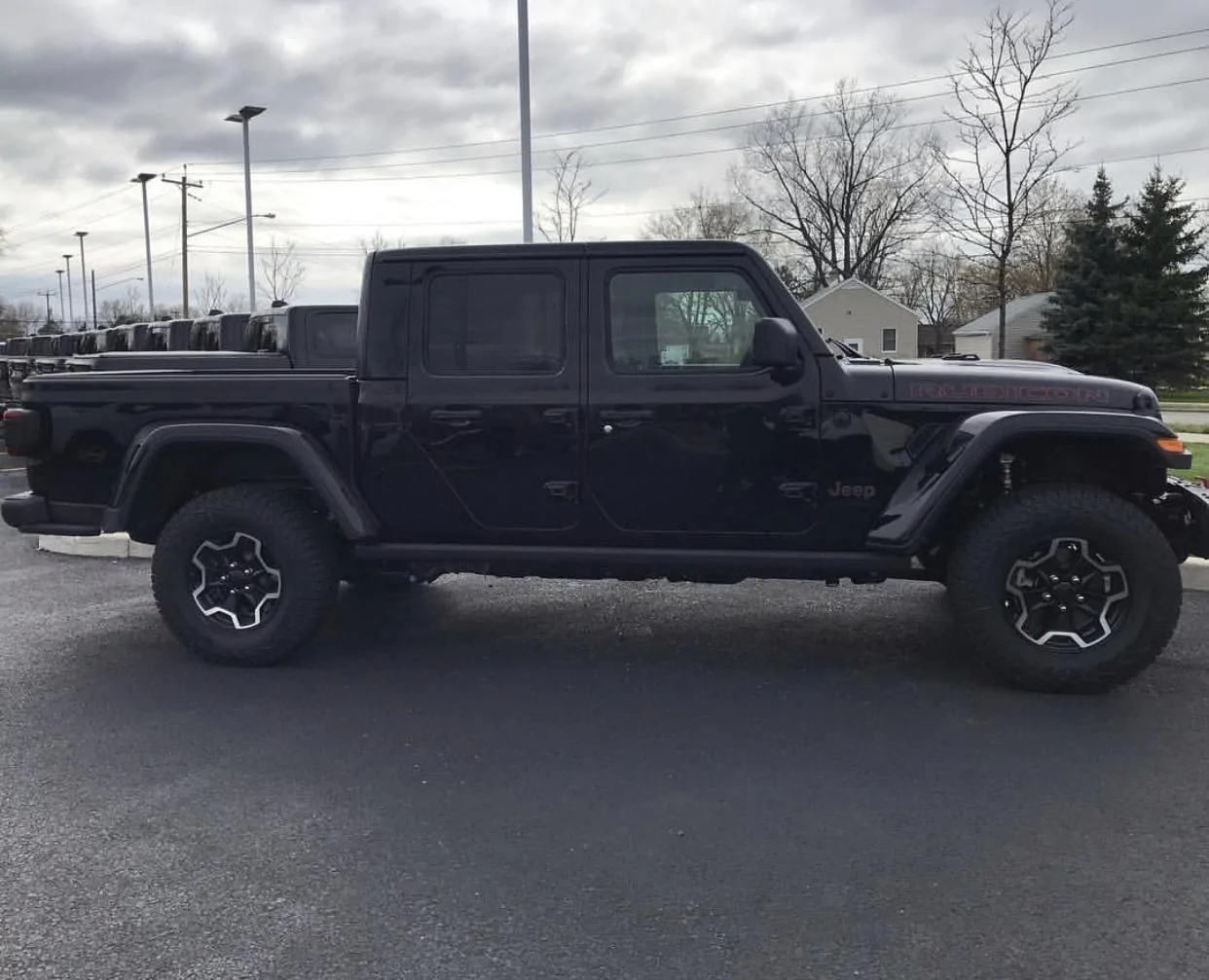 Jeep Gladiator BLACK Gladiator JT Club 9CABF4A3-BB01-454B-ADFF-BD86BFC53F23