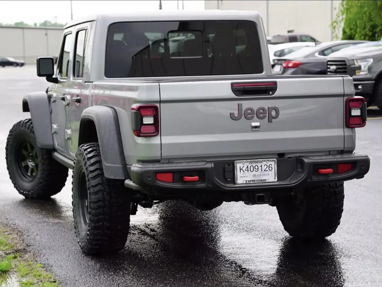 Jeep Gladiator BILLET SILVER Gladiator JT Club BA0200AA-FE23-493C-BD6C-C292557D02A3