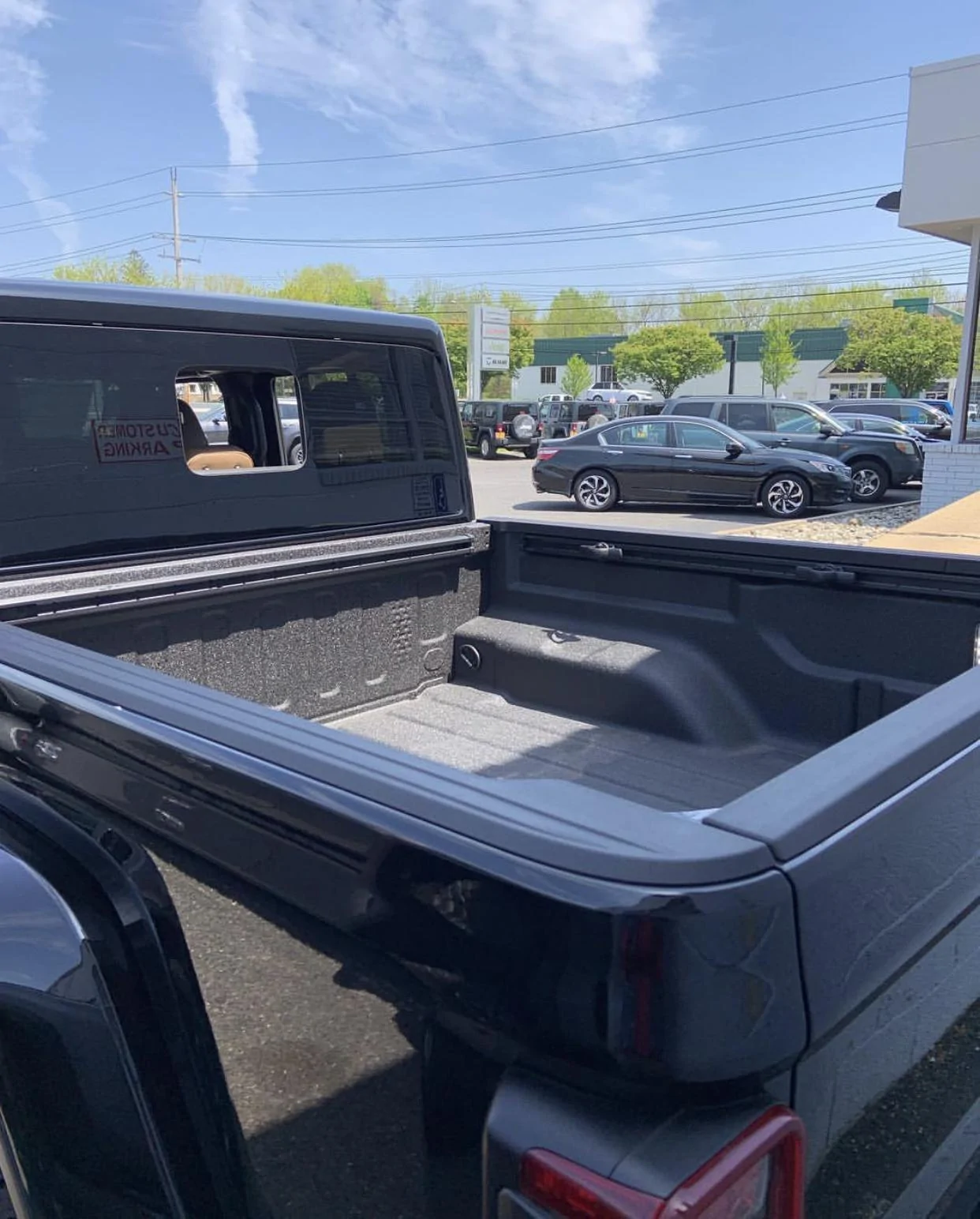 Jeep Gladiator BLACK Gladiator JT Club F3CFB2FF-D2DB-48D6-9FDB-BD3D5F5AD458