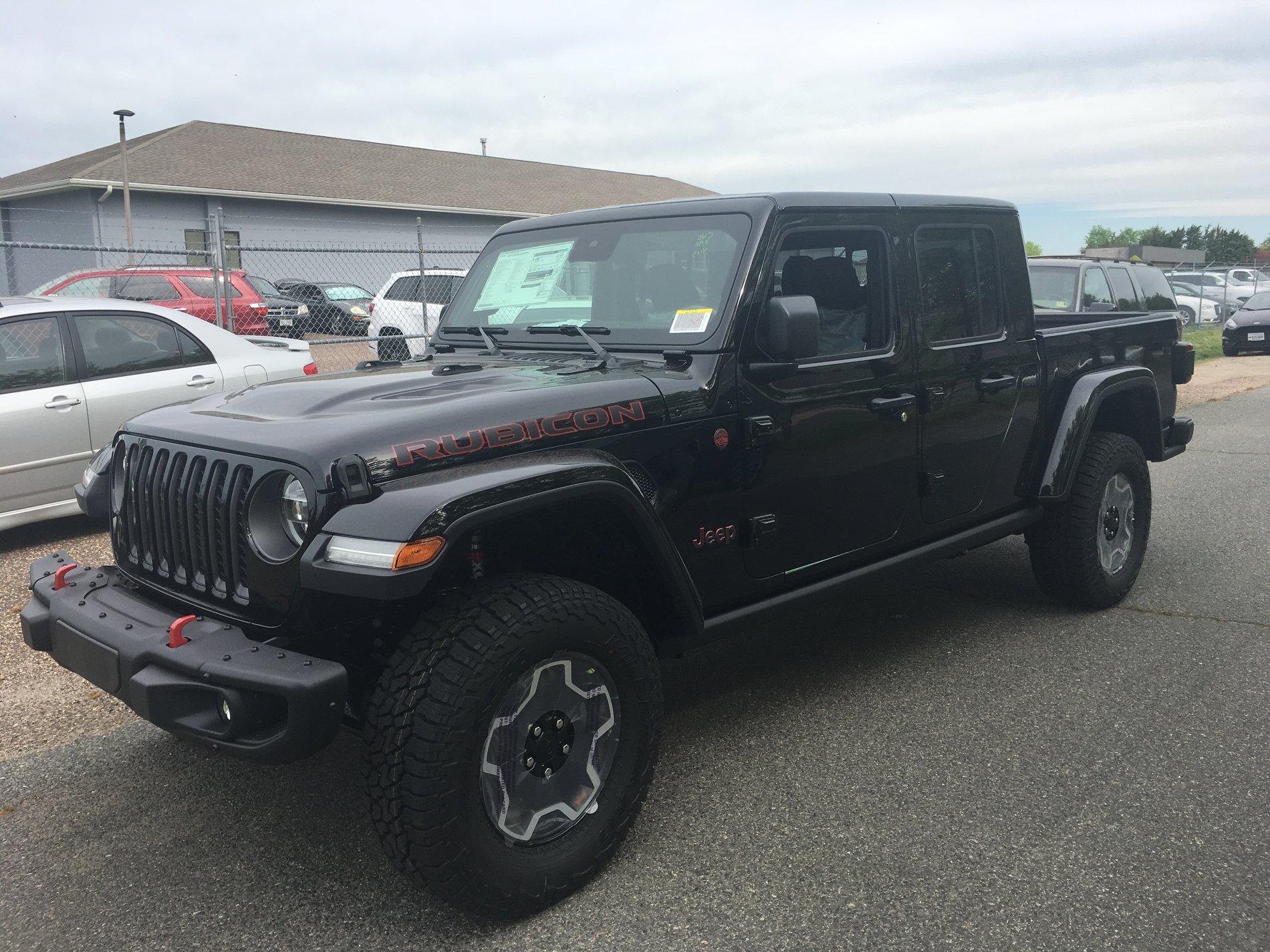 Jeep Gladiator Will 35X12.5R17 fit the OEM Rubicon wheels? 04B6F2FD-CBD1-43BA-B58F-8AC640823D6B