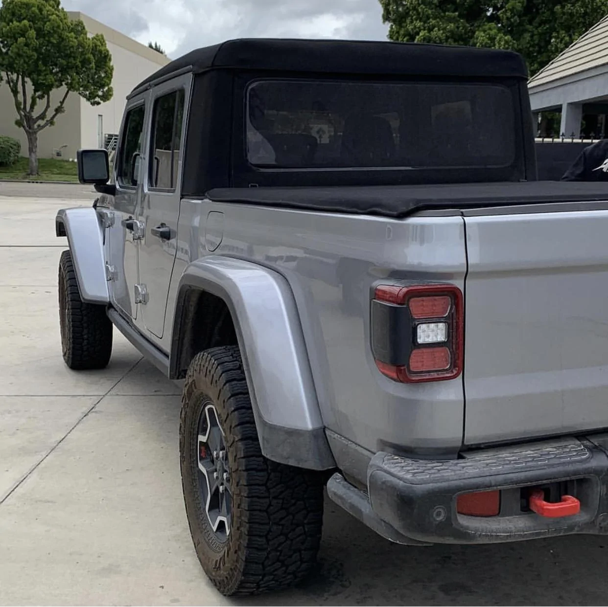 Jeep Gladiator BILLET SILVER Gladiator JT Club 0A11ADAB-503A-4CD7-B0CD-48C4D1CAADBA