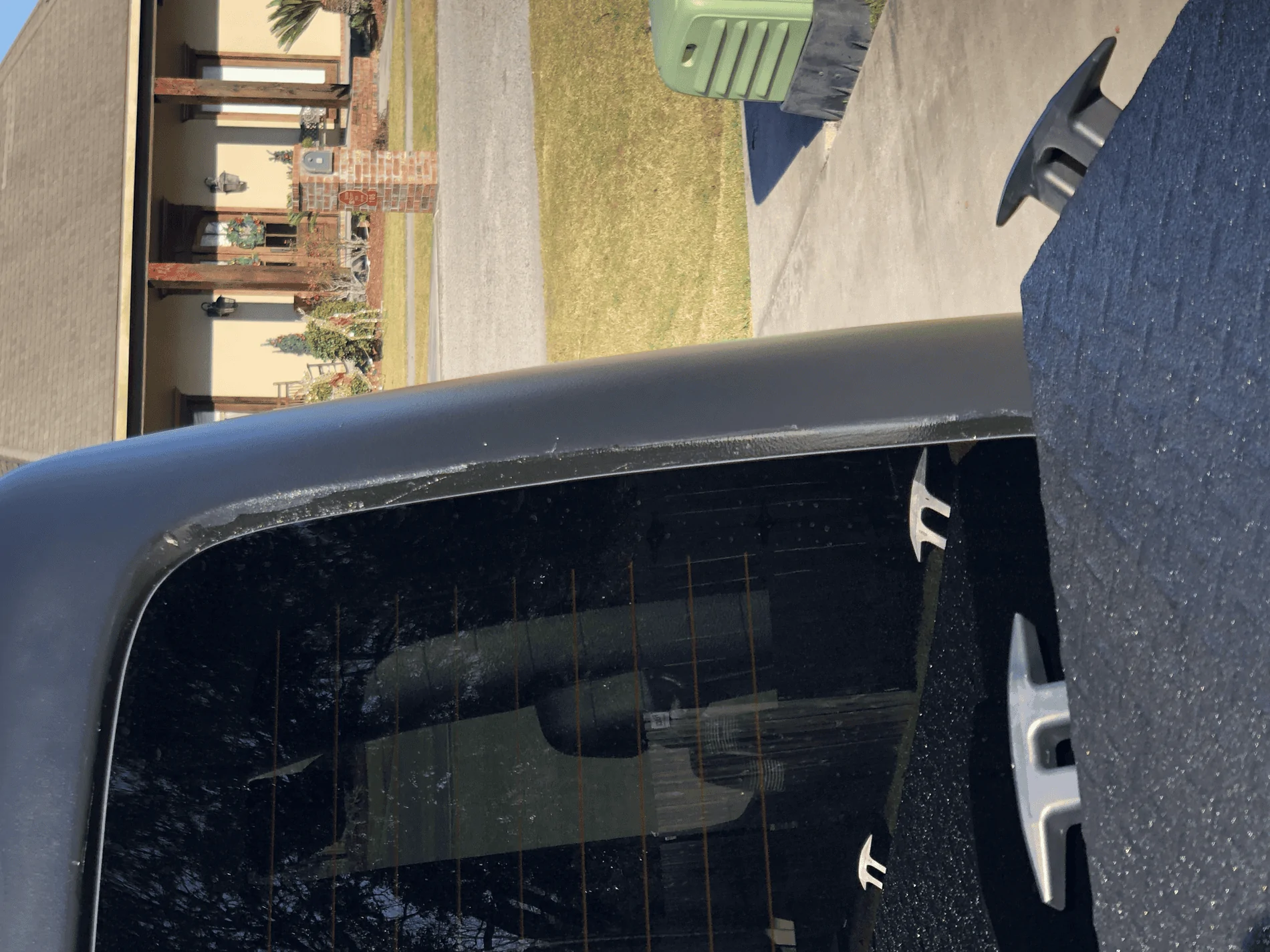 Jeep Gladiator Roof leak in back tempImageWGMBzW