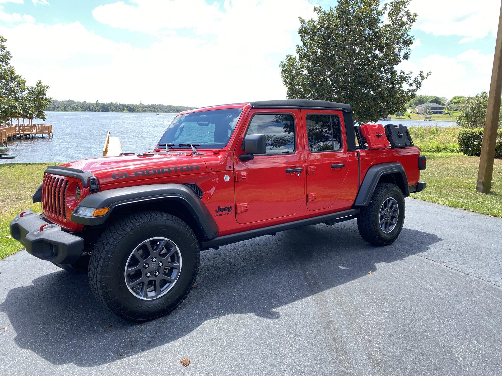 Jeep Gladiator Anyone else running 285/75 r18 on stock wheels? IMG_1979.JPG