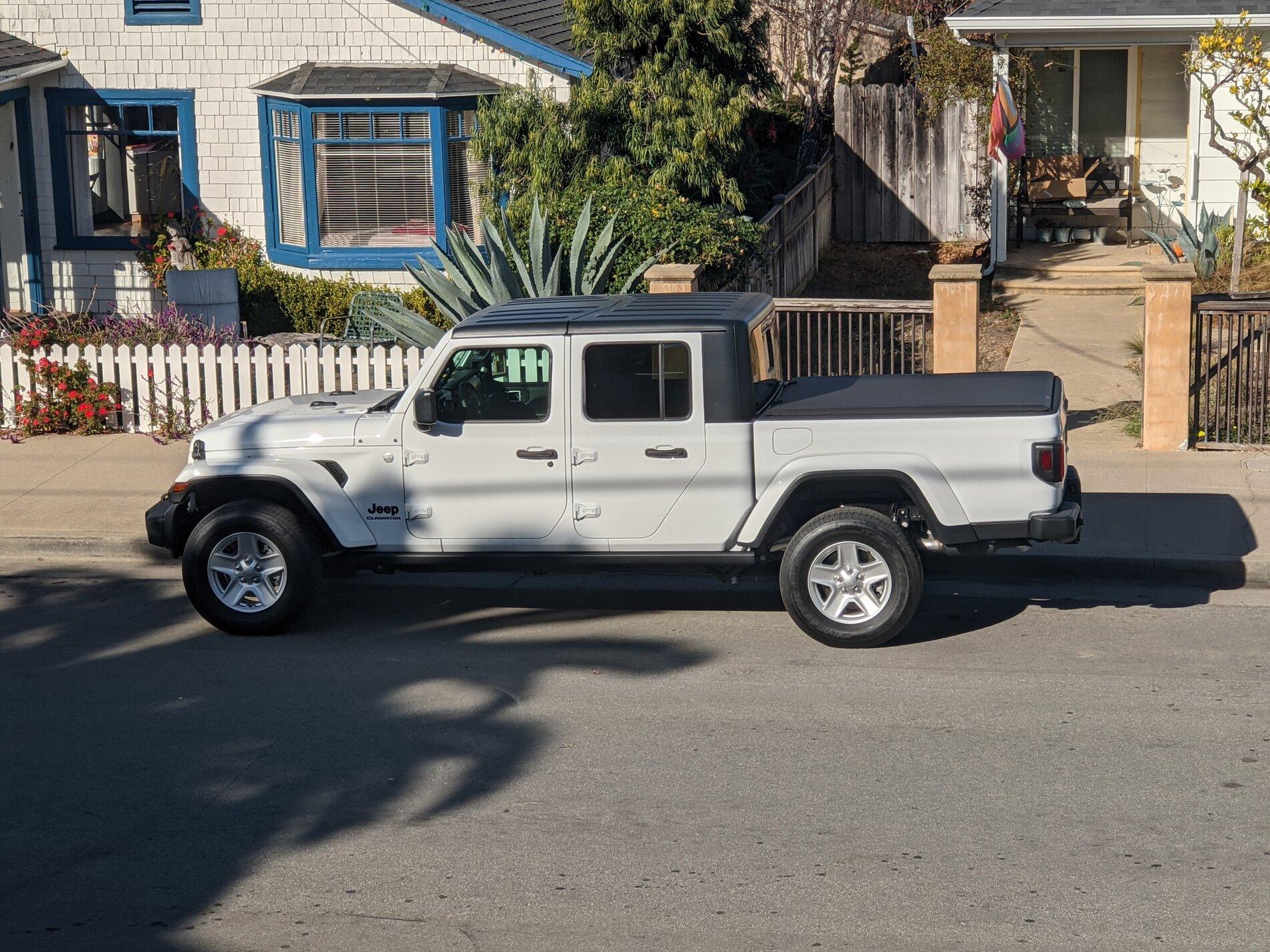 Jeep Gladiator '21 Great White Edition Sport S MT build PXL_20201209_211512007