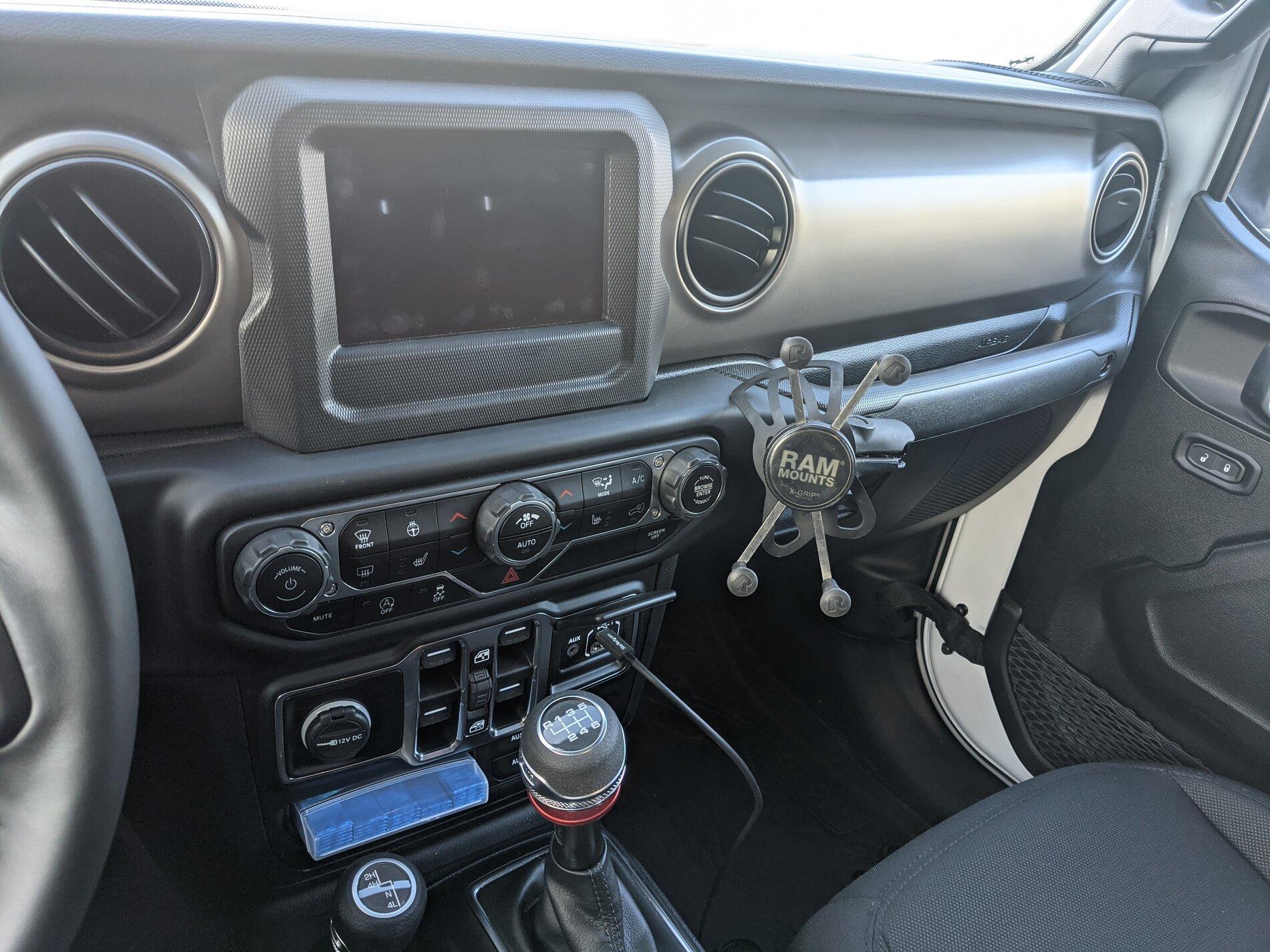 Jeep Gladiator '21 Great White Edition Sport S MT build PXL_20201210_164539292
