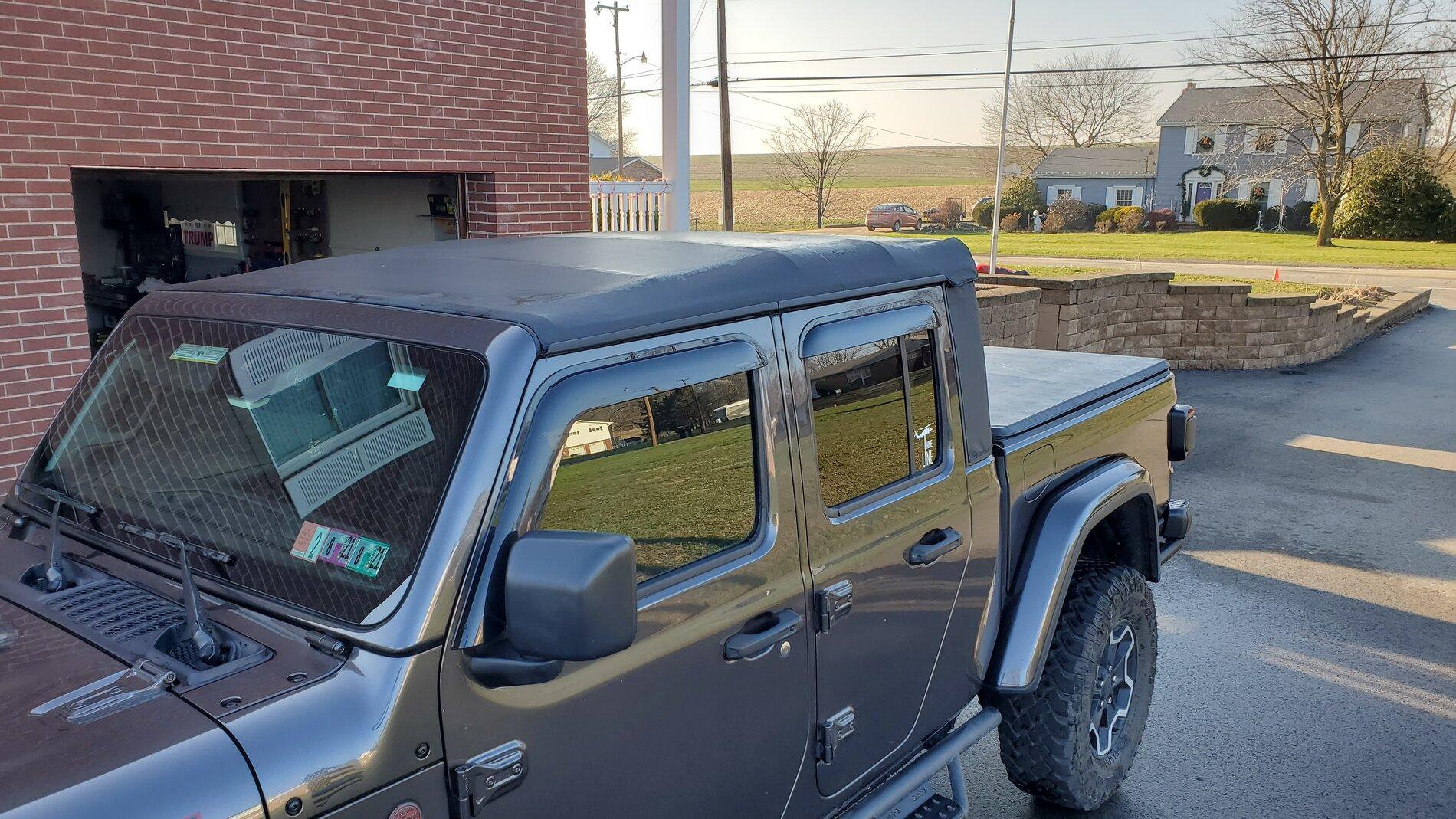 Jeep Gladiator **pending** Premium soft top and Hotheads liner for sale 20201210_151334