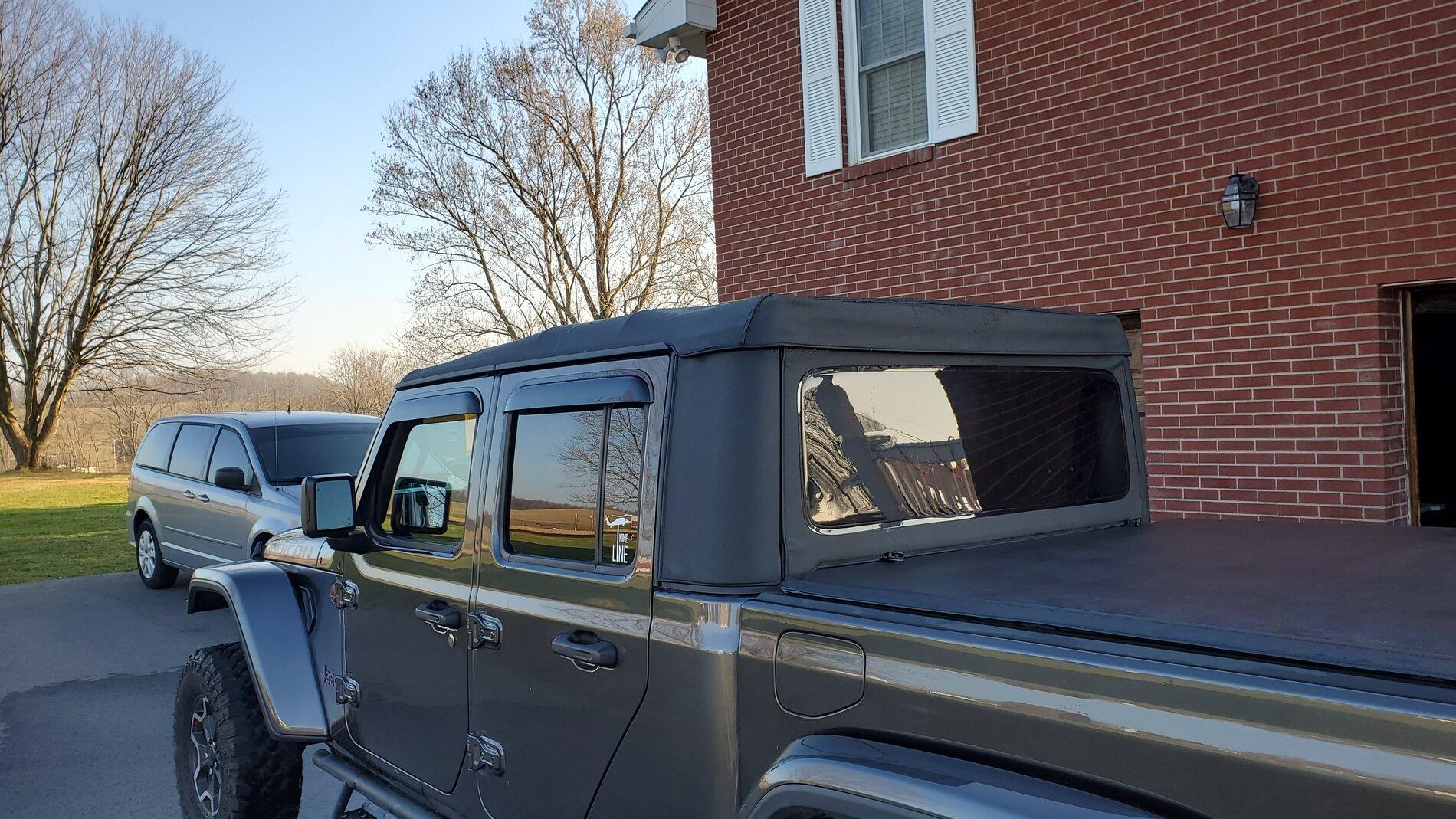 Jeep Gladiator **pending** Premium soft top and Hotheads liner for sale 20201210_151345