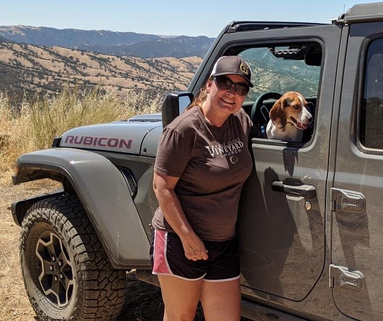 Jeep Gladiator Glad(iator) Dogs! Let's see 'em! jeep-beagle1