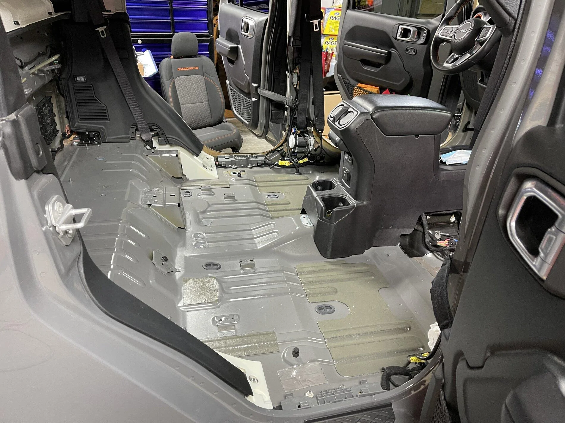 Jeep Gladiator Hypertension Sting Gray Mojave Build Gladiator floor
