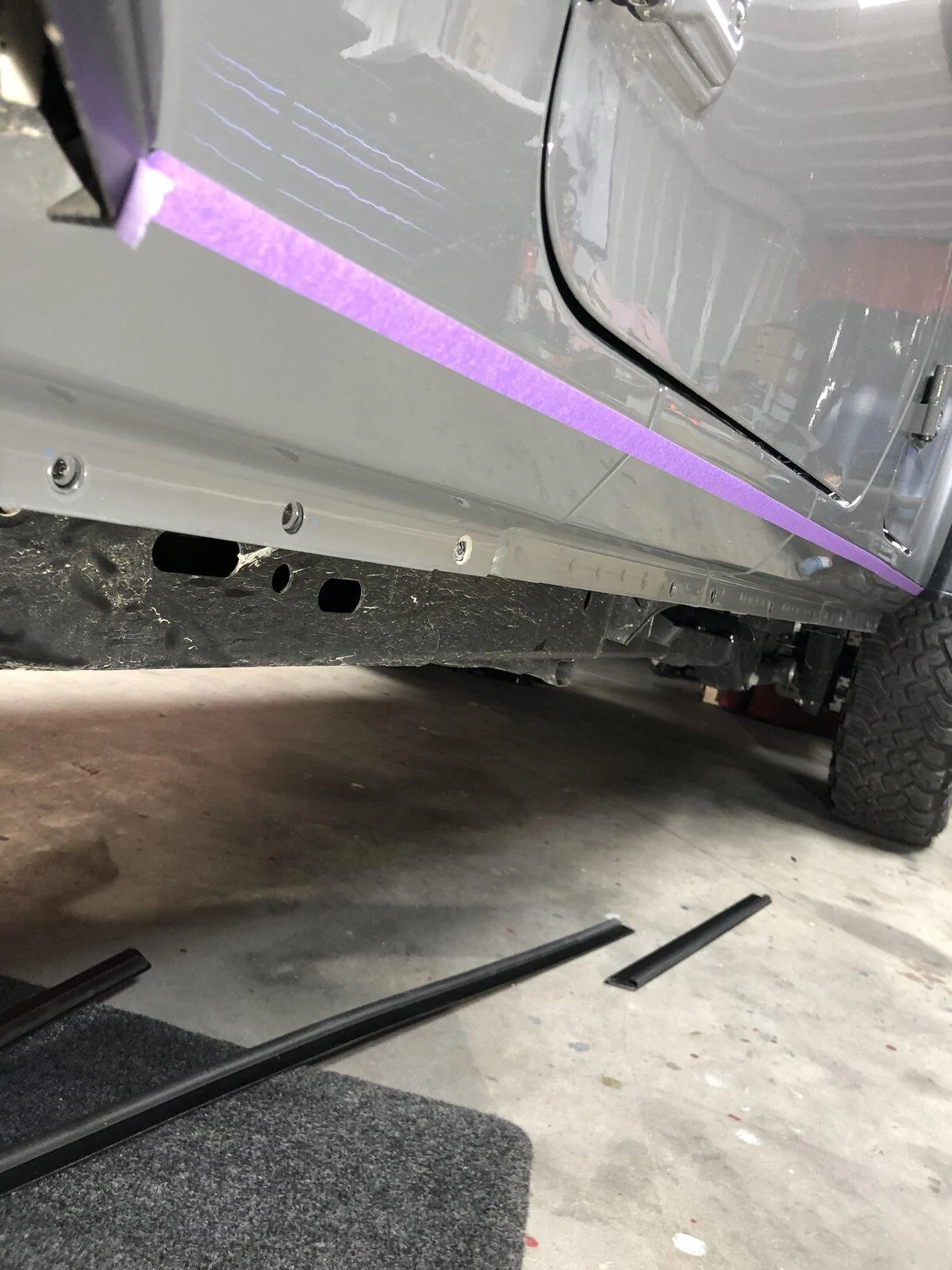 Jeep Gladiator Hypertension Sting Gray Mojave Build Gladiator SIde steps