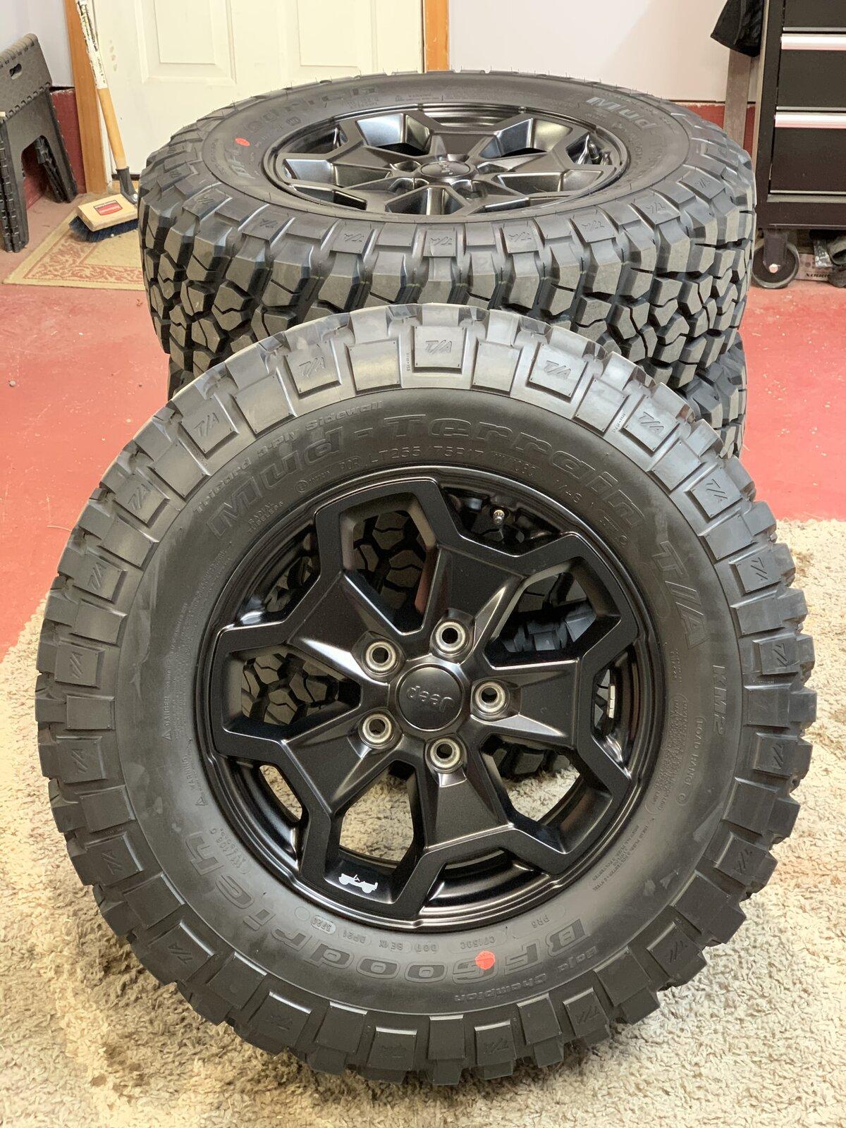 Jeep Gladiator Willy’s wheels and 32” BFG MT D4338284-82C2-4D4B-9316-5BEAA37D7866