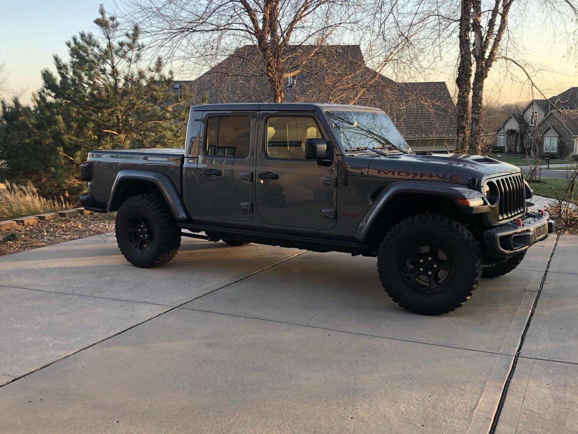 Jeep Gladiator MOJAVE Edition Gladiator JT Club E6BD37A7-B3CF-478B-9AC4-B8F0AE46688E