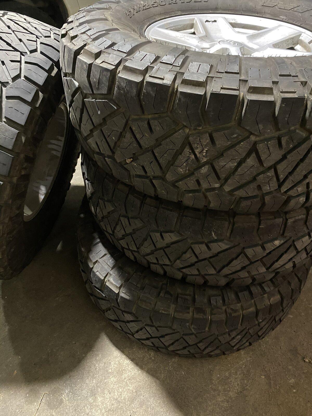 Jeep Gladiator 37” nitto ridge grapplers on gladiator sport s wheels CC313DD8-F9AD-435A-B45A-6700DB690FBB