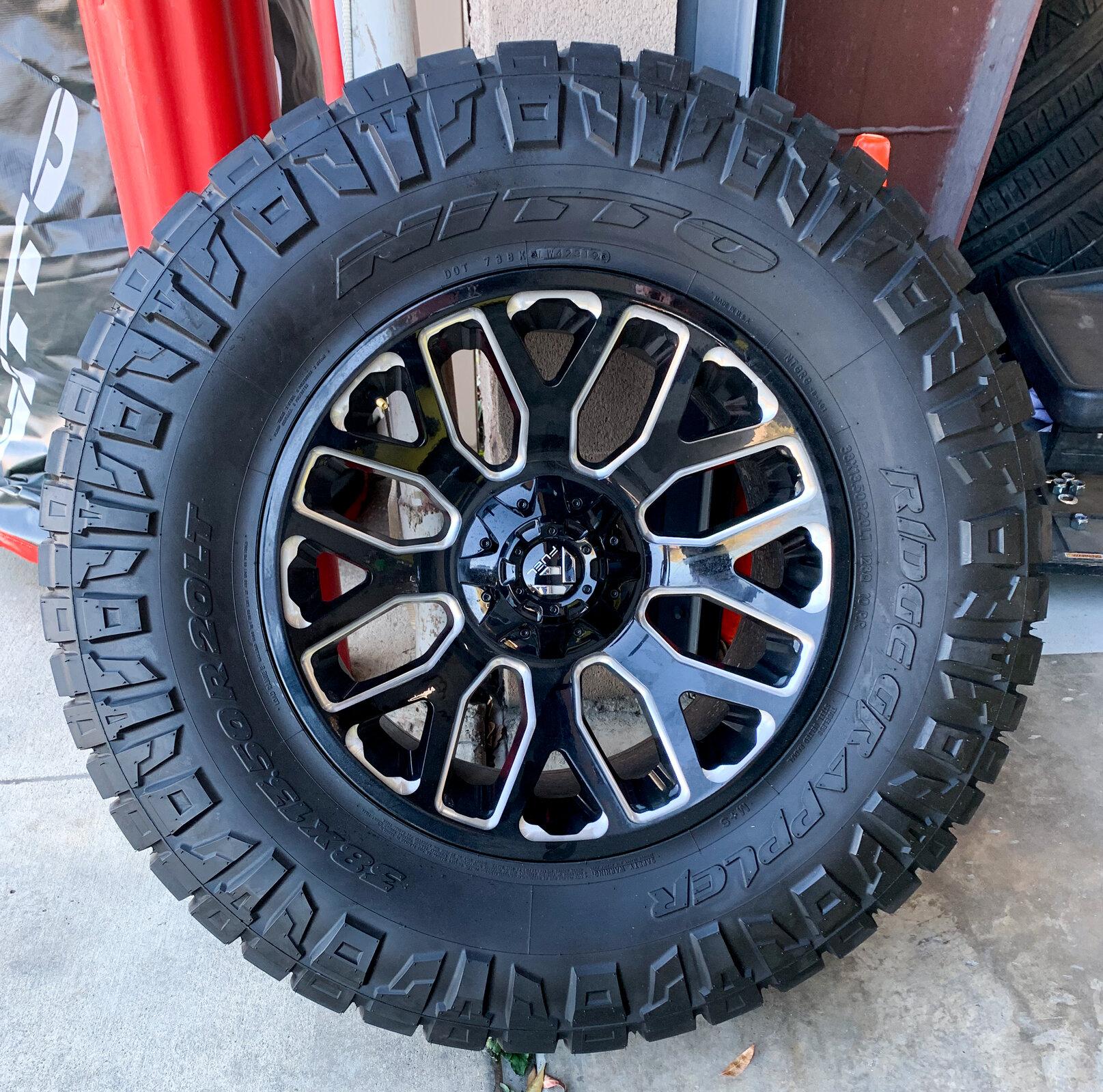 Jeep Gladiator Great set of wheels and tires with less than 200 miles on them. Jeep tires