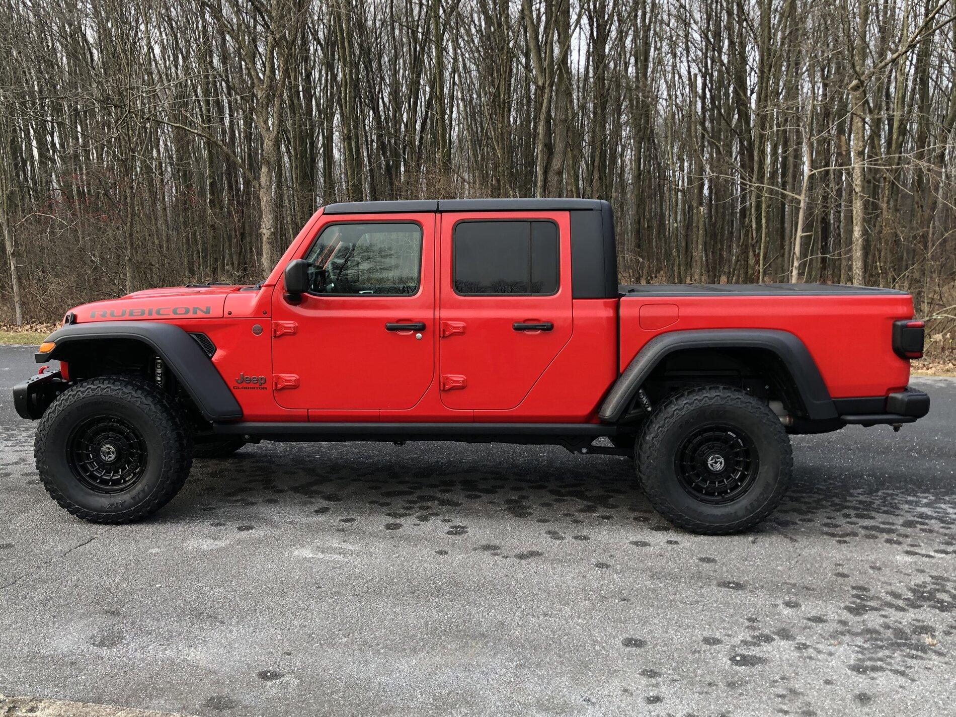 Jeep Gladiator Lets see all those Gladiators with lifts and bigger tires! 3D464C46-A763-4573-87A4-73101366B49D