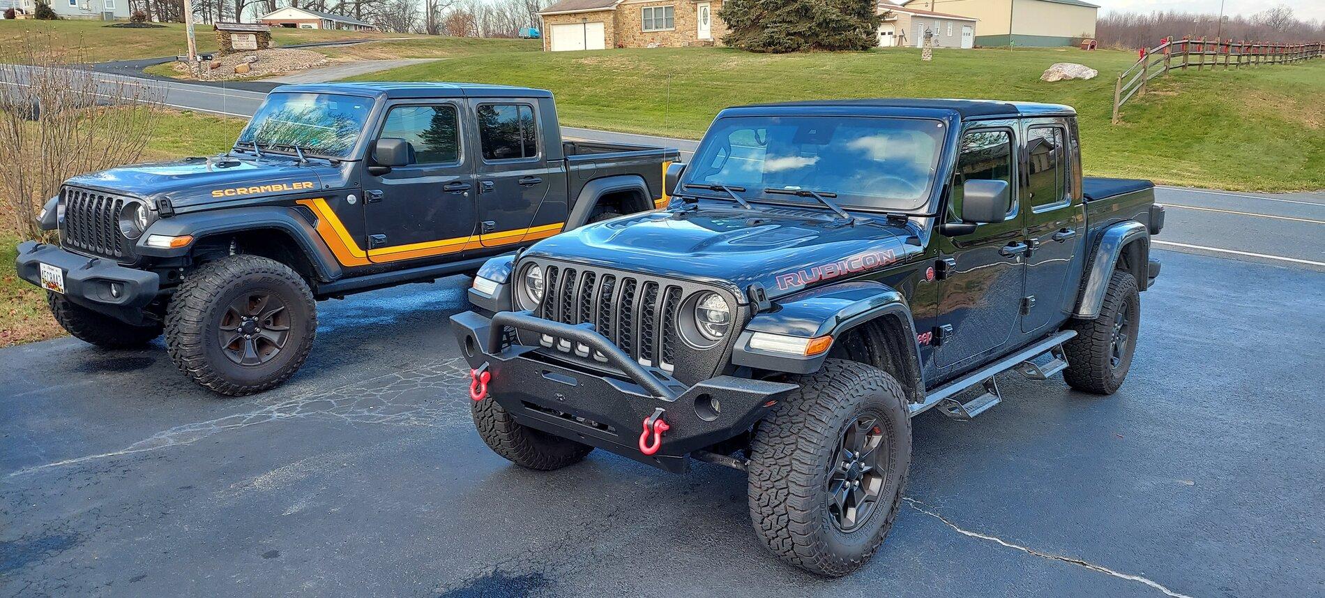 Jeep Gladiator Jeeps Parking Next To Jeeps 20201212_153110