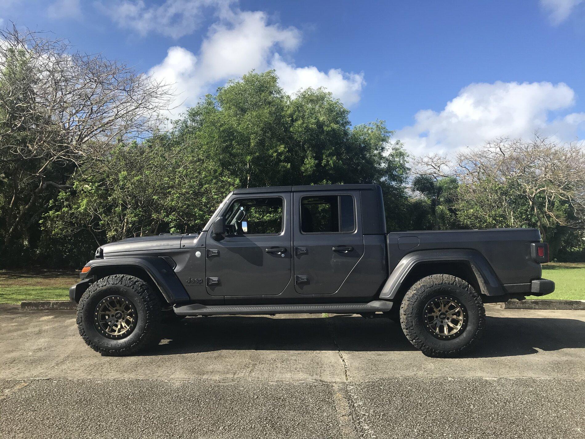 Jeep Gladiator GRANITE CRYSTAL JT Gladiator Club 70526F62-6851-4BF0-80CF-FE6441099474