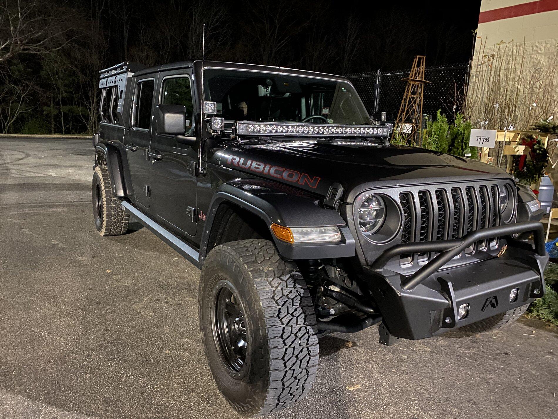 Jeep Gladiator GRANITE CRYSTAL JT Gladiator Club 0F4CAB86-C1A8-4834-A047-C1A5648FAA17