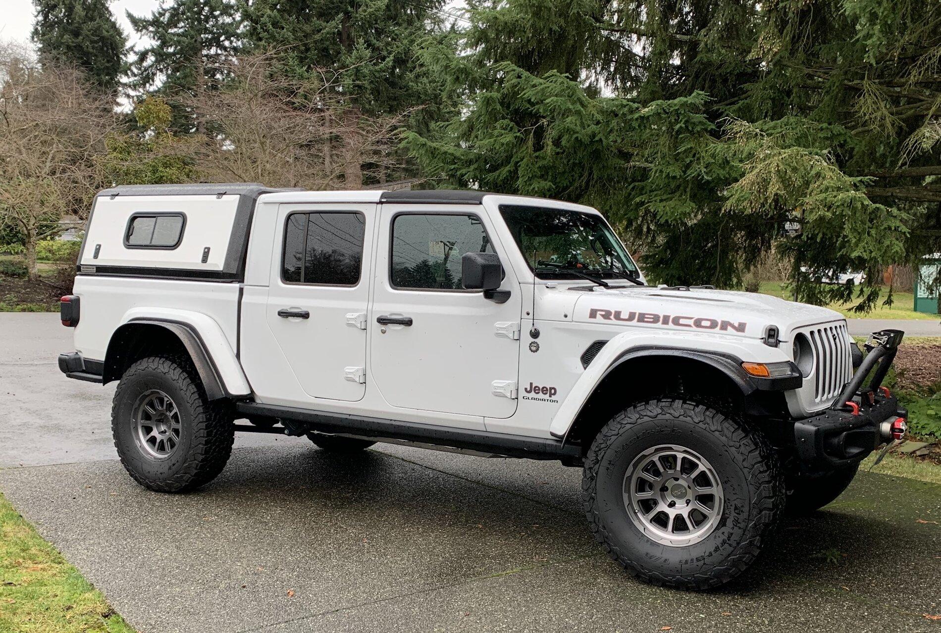 Jeep Gladiator Black Rhino Wheels (5) Chase 17 x 9.5” Gunmetal Gray -18 mm offset, 4.54 backspace Tatanka