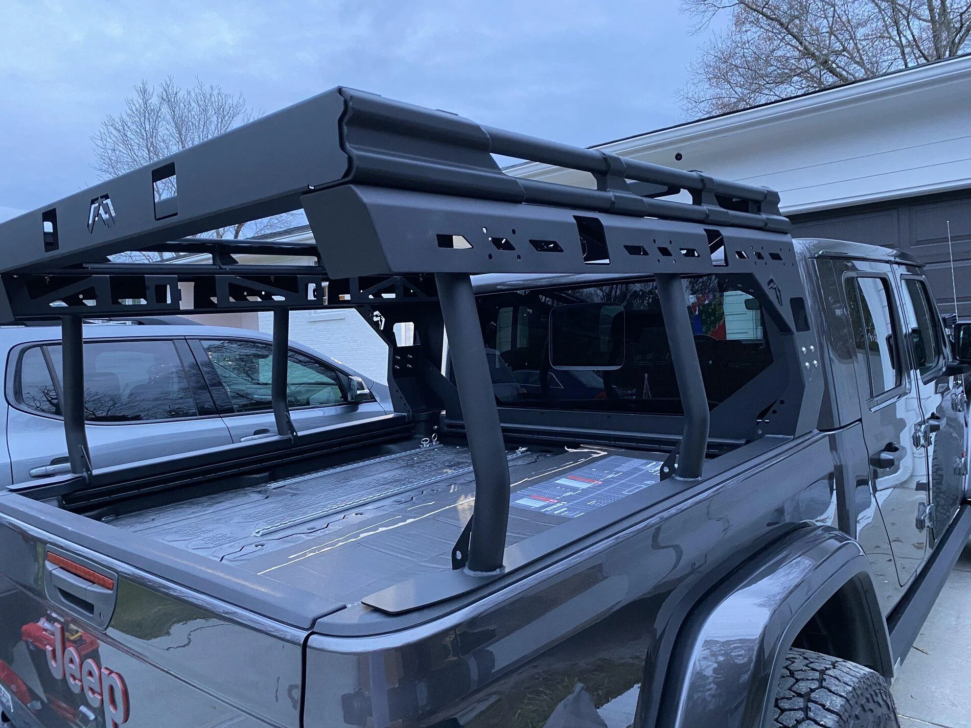 Jeep Gladiator Bed Rack and Roof Top Tents 35C0F082-D6B7-437D-A103-82BA247D7B5F