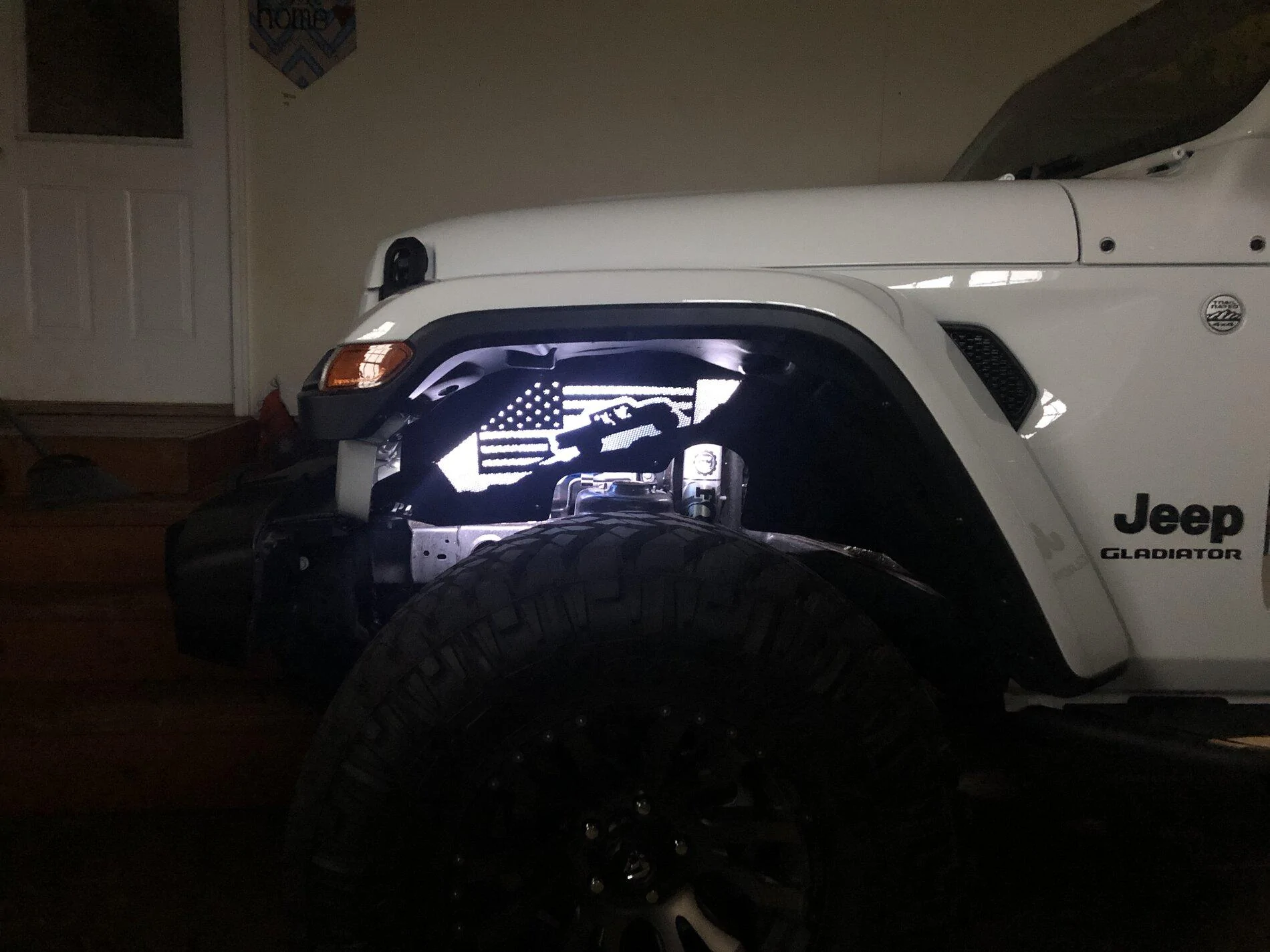 Jeep Gladiator BRIGHT WHITE Gladiator JT Club BBFA30FB-C721-41CA-B98F-BFE0503B7776
